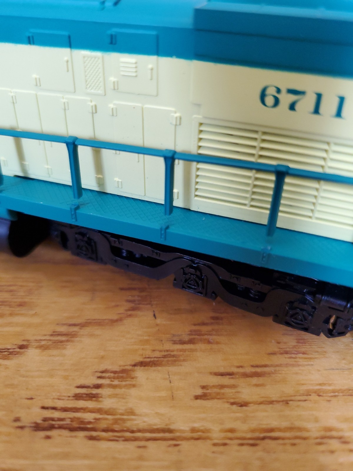 HO IHC Premier C&NW “FALCON EAGLE” Alco Century C-628 Diesel 6711 Imperfections