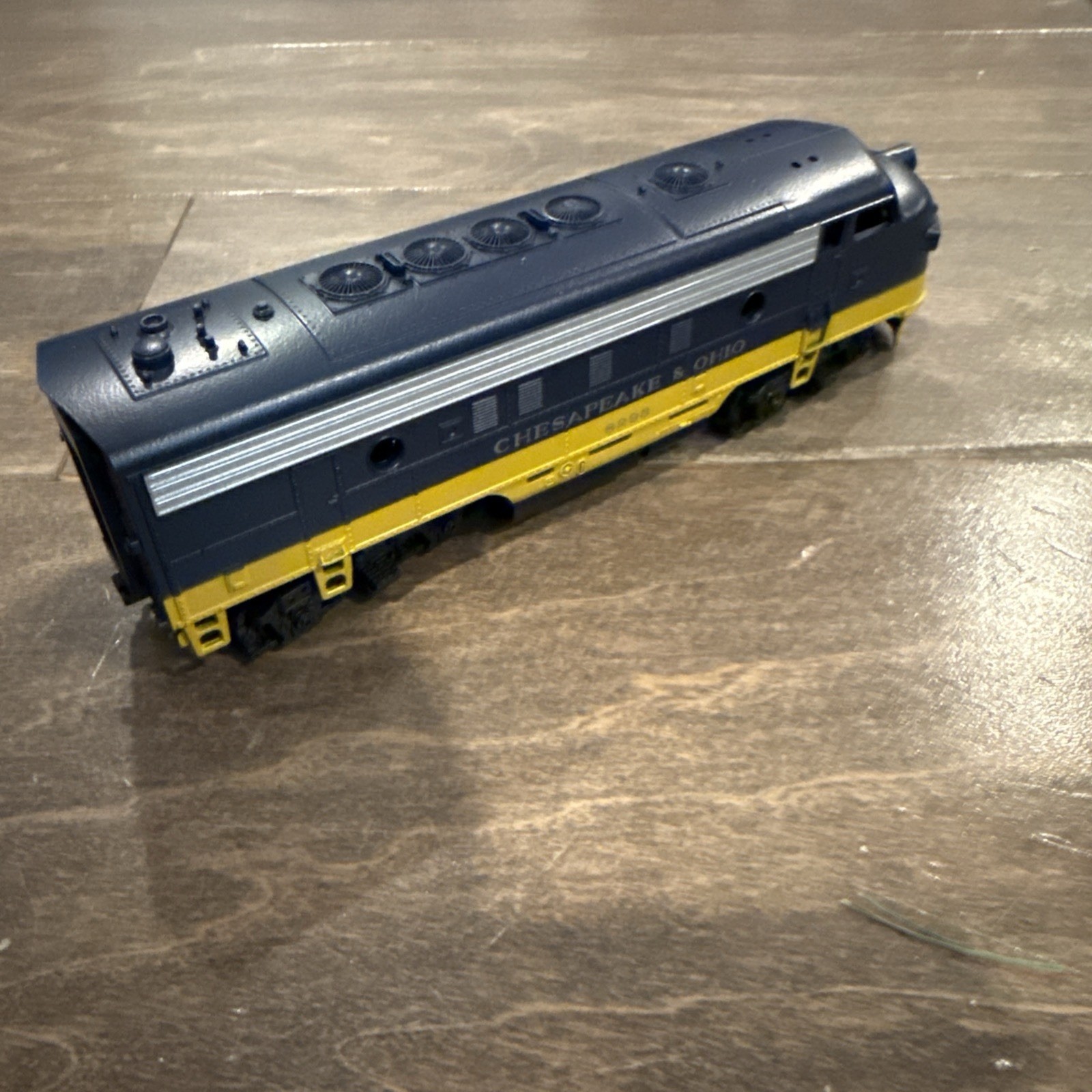 Athearn 3027 and 3028 C&O DMY F7A and B Units Set of 2 HO Scale