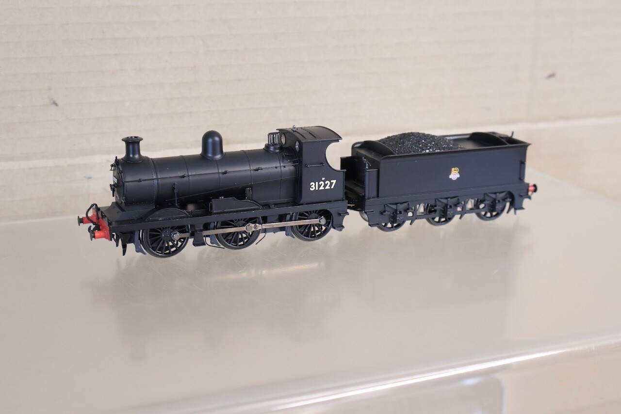 BACHMANN 31-462A DCC READY BR 0-6-0 WAINWRIGHT C CLASS LOCOMOTIVE 31227 om