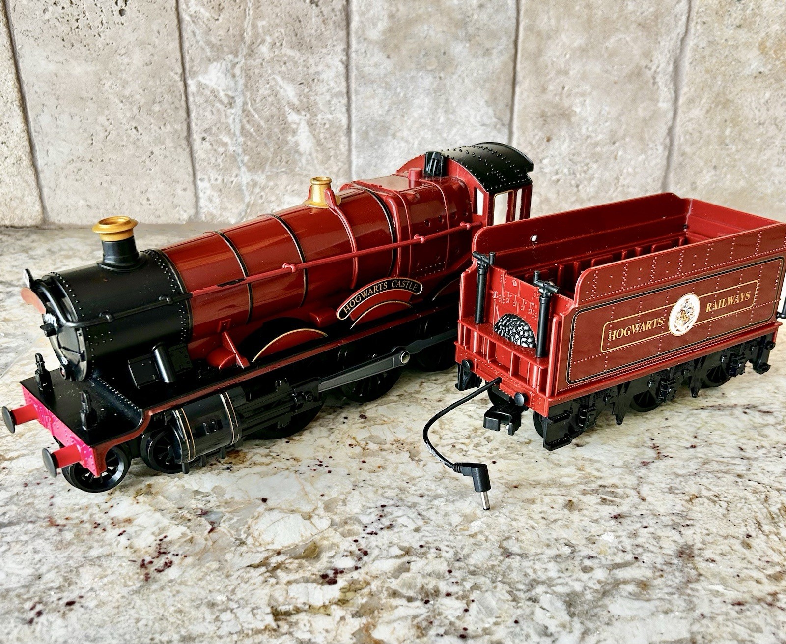 Lionel G Gauge-Hogwarts Express 5972 ENGINE & TENDER Harry Potter Railway Read