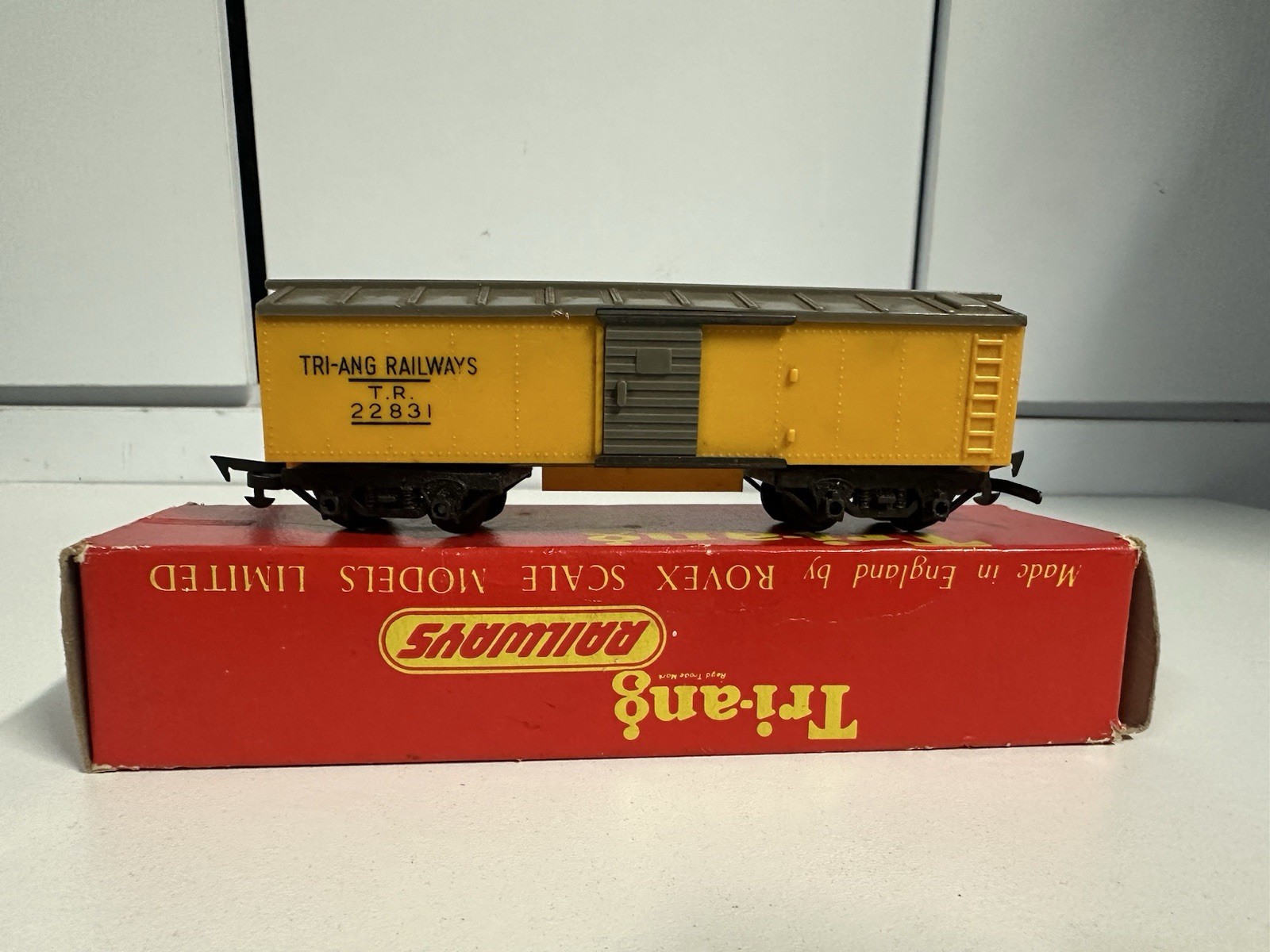 TRIANG YELLOW GOODS WAGON BOXED