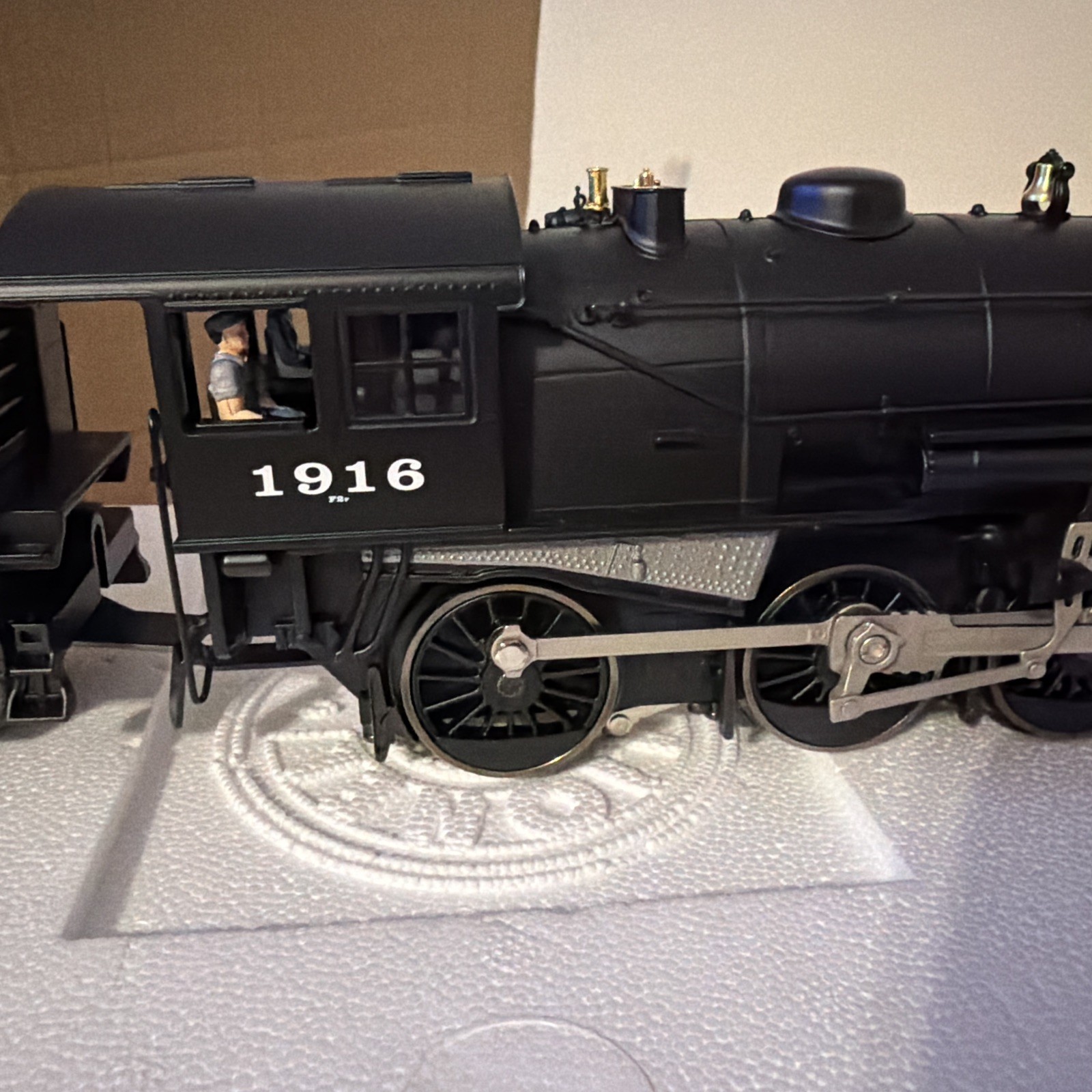 Lionel 6-28098, NYC 4-6-0 Ten Wheeler Steam Engine Brand New