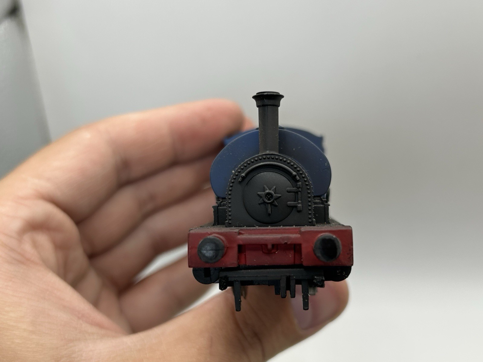 OO Hornby R1130 0-4-0 Industrial Saddle Tank Locomotive ‘Blue Thistle’ WEATHERED
