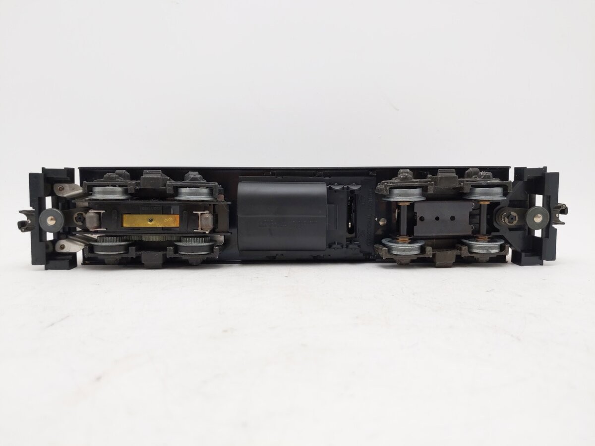 Lionel 6-8463 O Gauge Chessie System GP20 Diesel Engine EX/Box