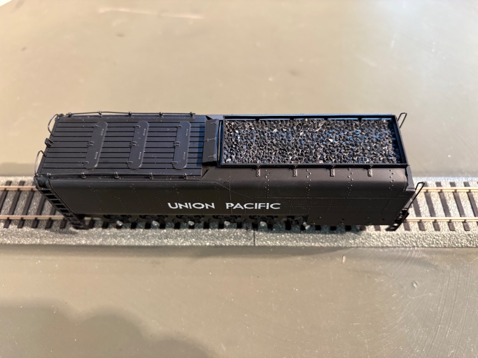 TESTED Rivaossi 4-6-6-4 Union Pacific Challenger #3983 & Tender (26-743)