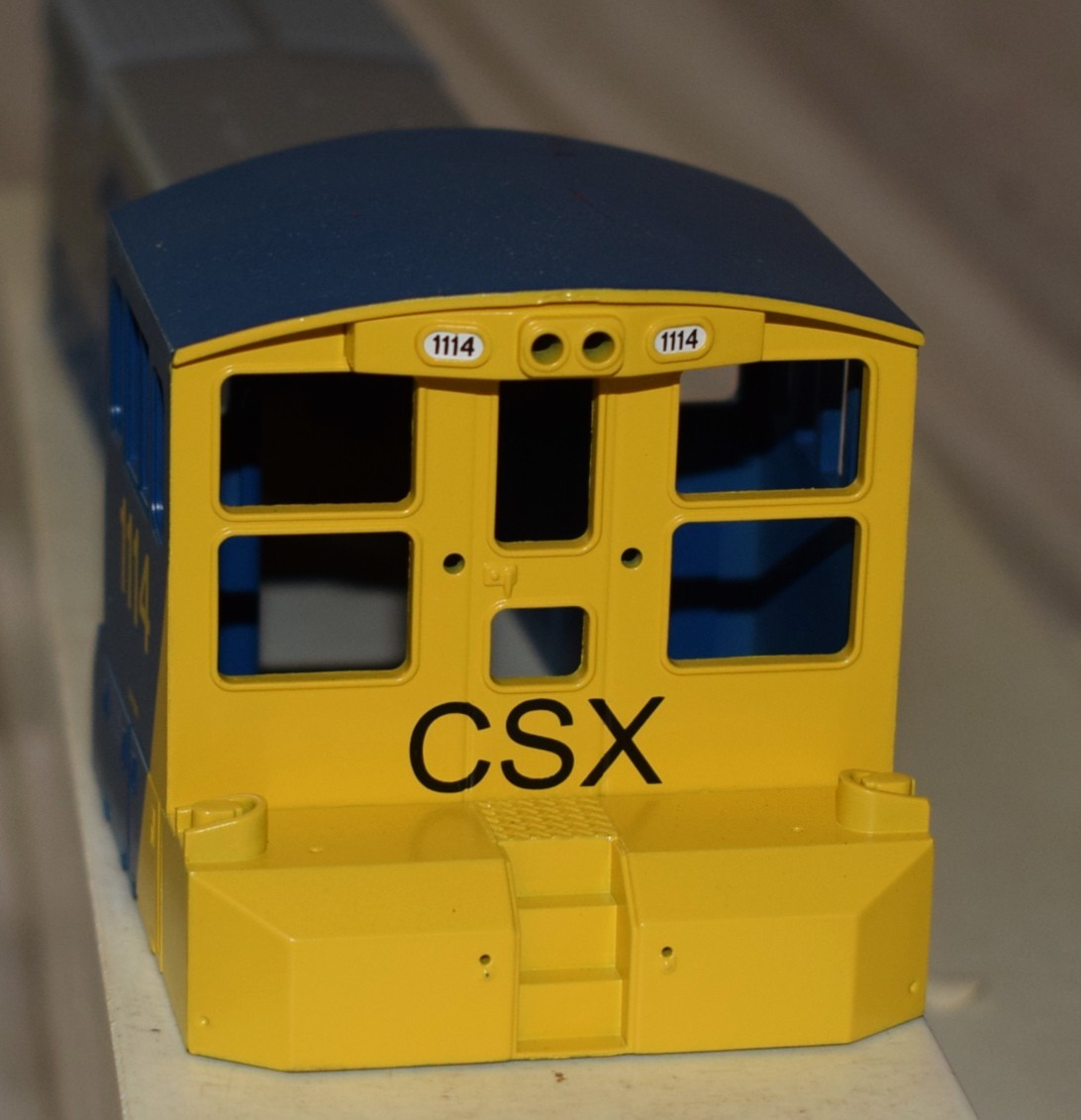 MTH SW-1500 Diesel Locomotive Shell CSX #1114 – O Gauge Sample