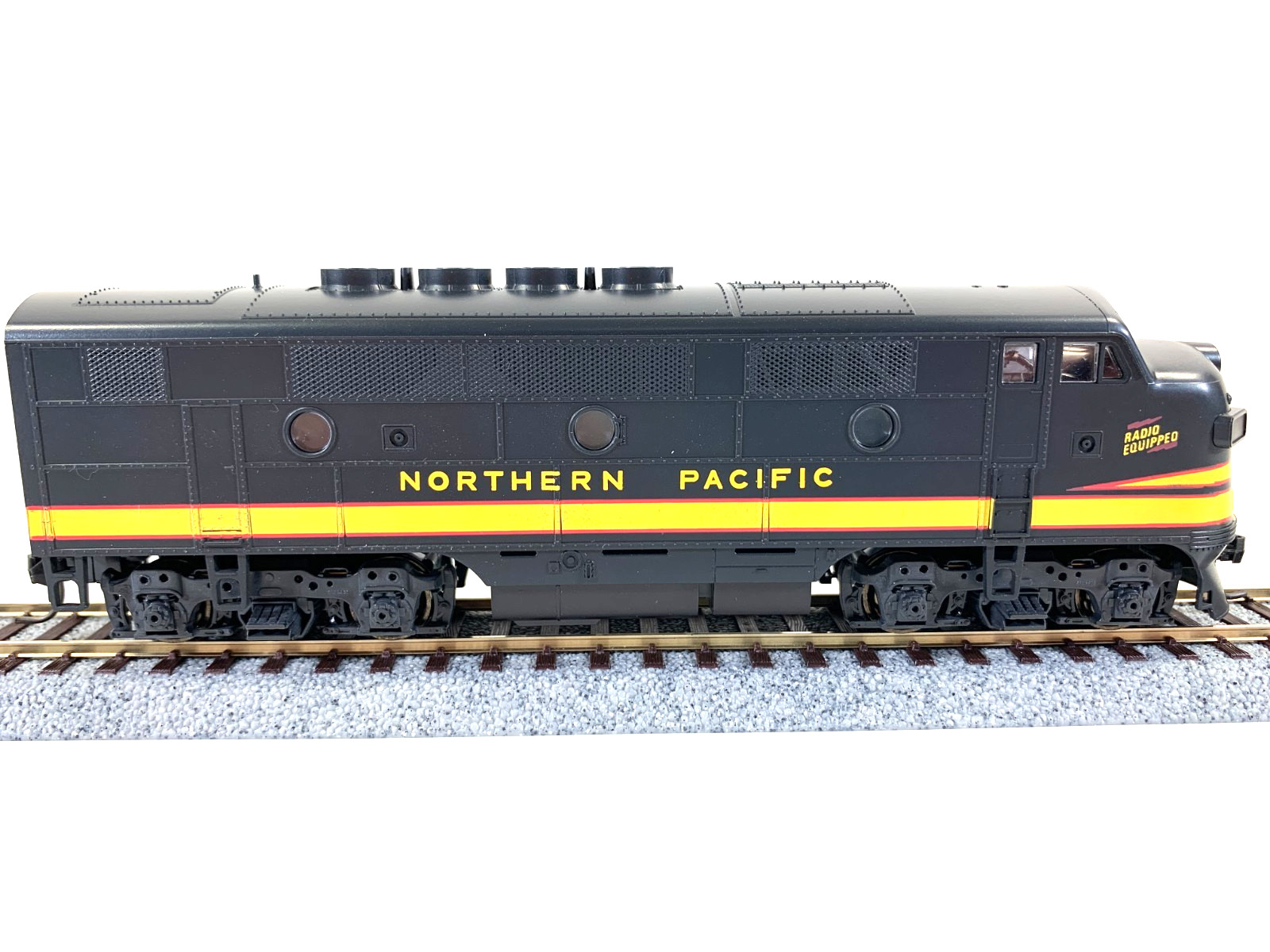 HO Stewart Hobbies 8090 F3 A Phase 1 Northern Pacific Diesel #Un-numbered
