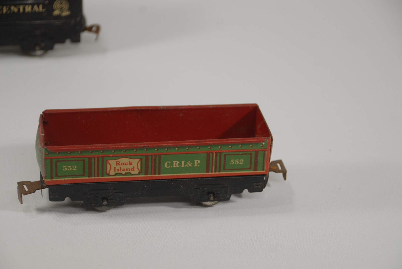 VINTAGE MARX TIN LITHO NEW YORK CENTRAL AND OTHER TRAIN CARS, 4 PIECES USA