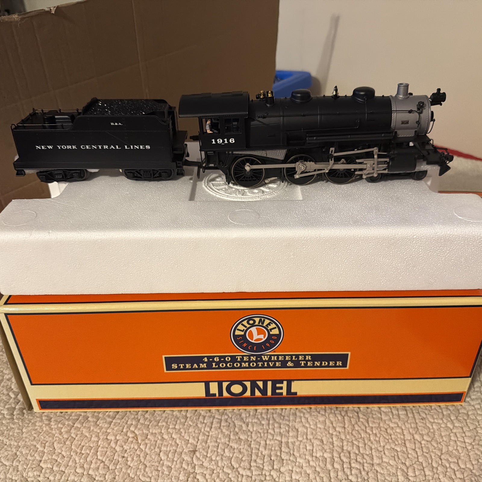 Lionel 6-28098, NYC 4-6-0 Ten Wheeler Steam Engine Brand New