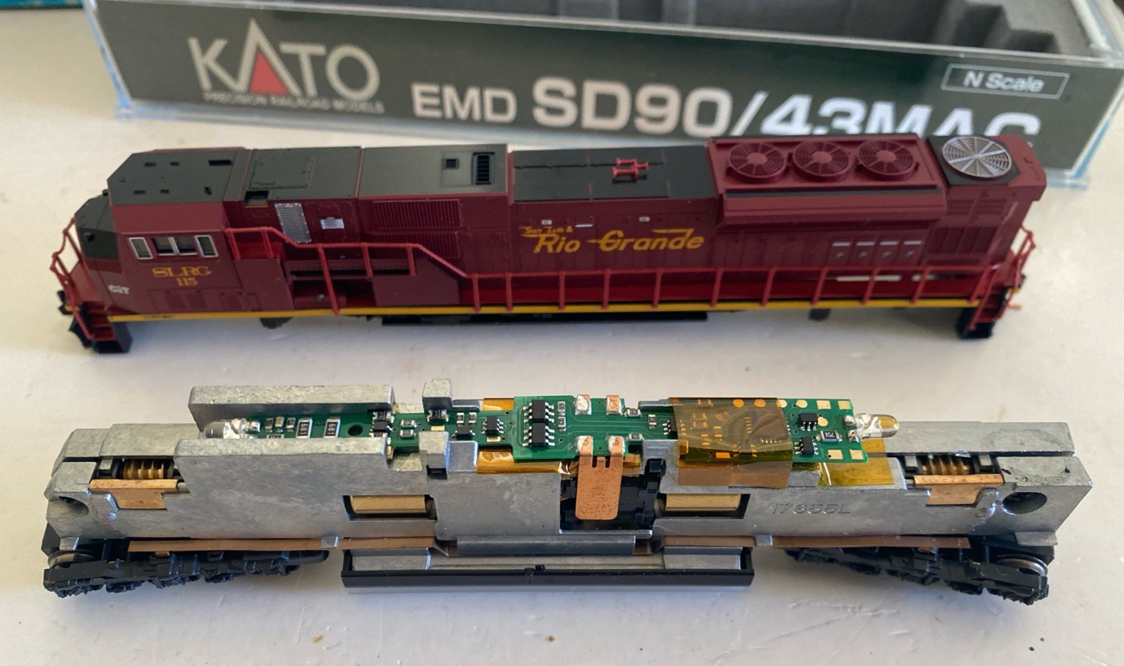 N Scale Kato DCC Equipped SD90/43MAC SLRG 115 CIT Rio Grande Diesel Locomotive