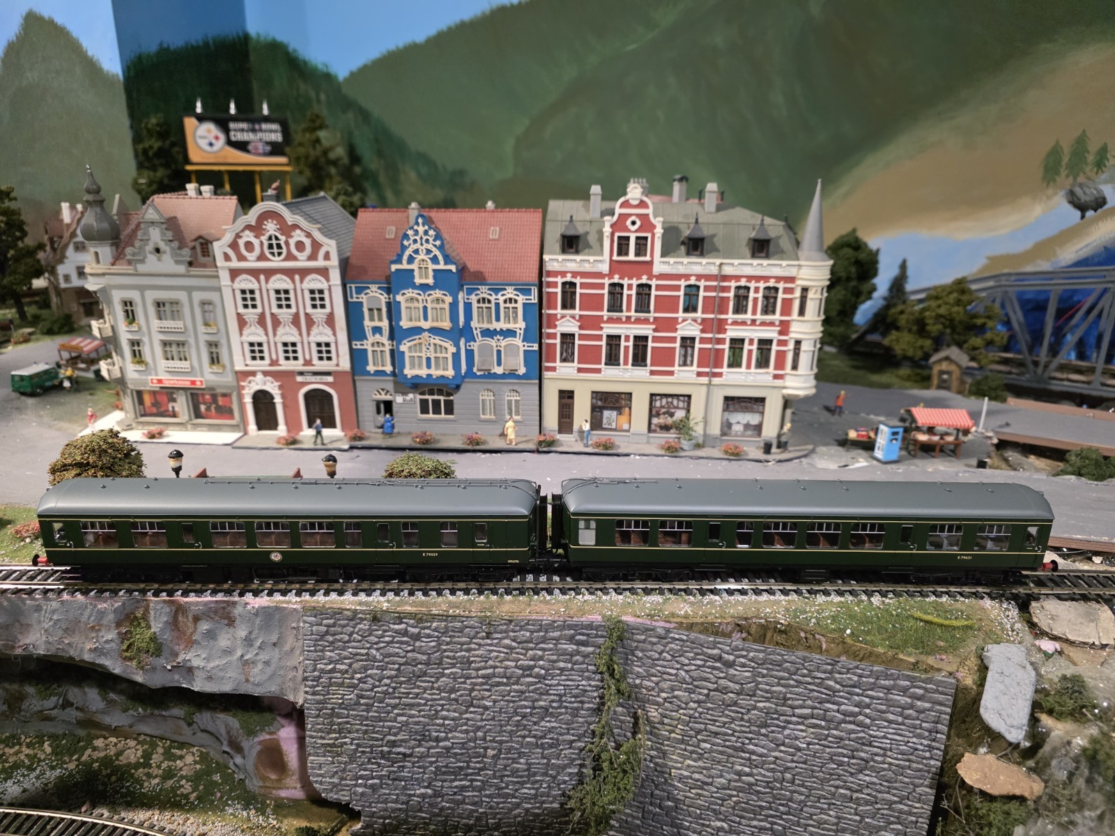 Bachmann Branchline BR Derby Two Car EMU 32-516a OO Scale DCC Ready