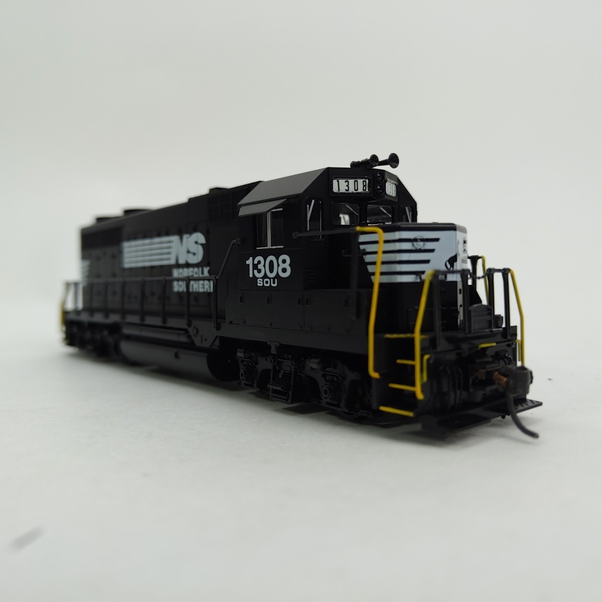 KATO HO Scale EMD GP35 Phase 1a Norfolk Southern #1308 W/O DB Locomotive 37-034