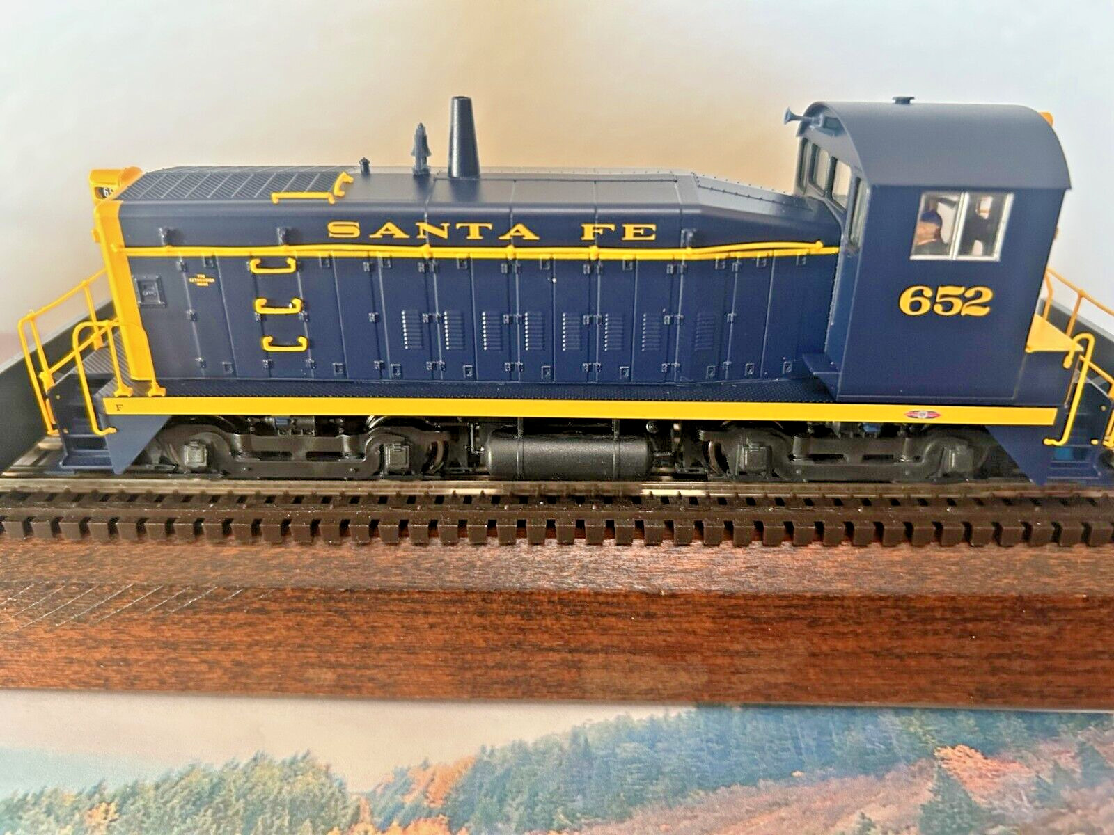 SW8/900 SWITCHER – ATSF SANTA FE -DC/DCC Ready LOCO – HO Scale -“ATSF”-NEW OOP
