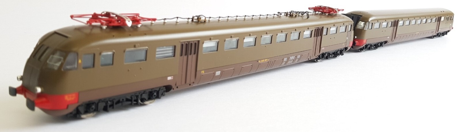ViTrains 1740 Ale 840.027 + Le 840.026 Glass Origin FS Brown Isabella DCC SOUND