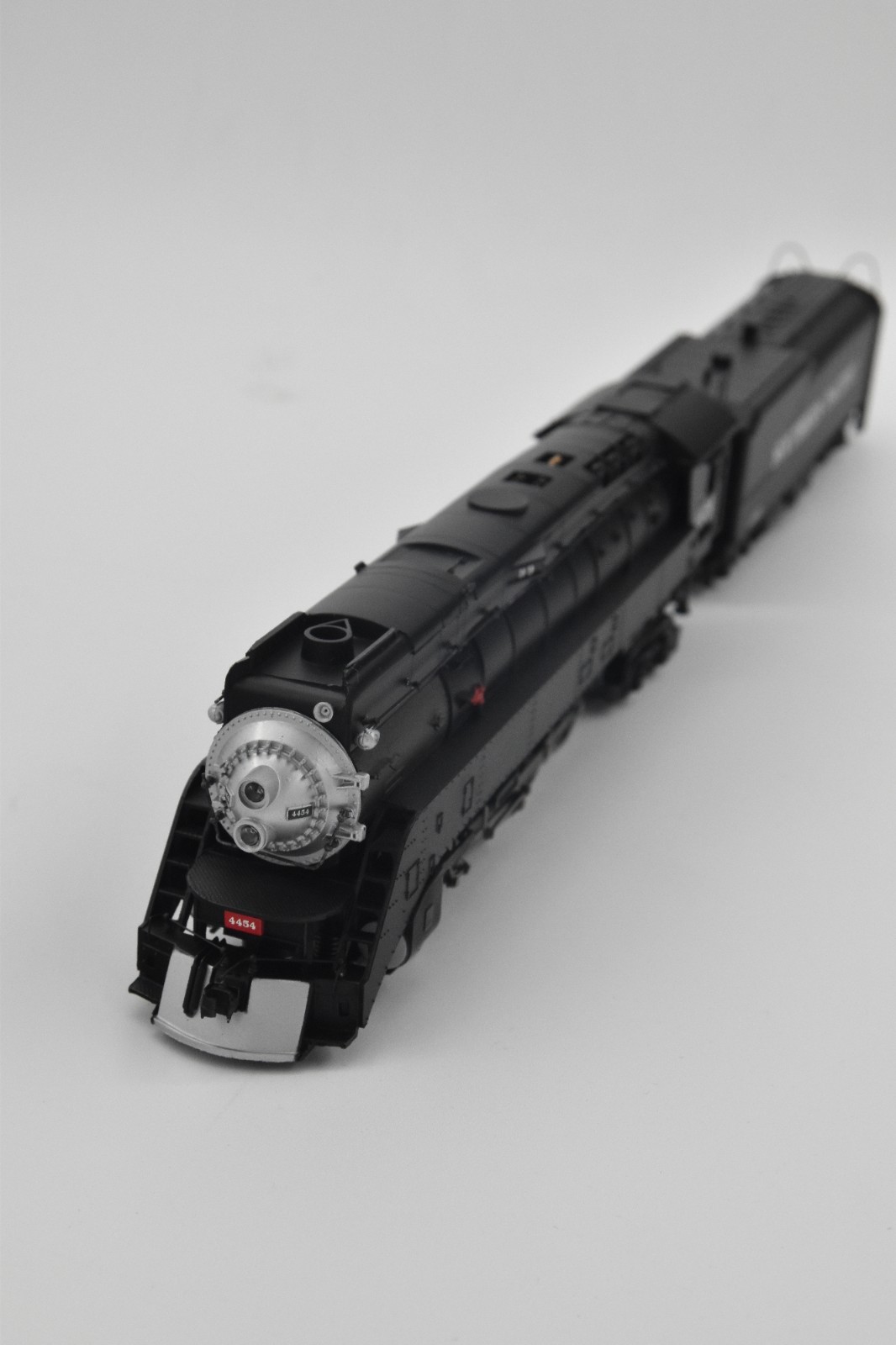 Bachmann Plus GS4 4-8-4 Black & Silver War Baby -SP 4454 / #11323 – No Box