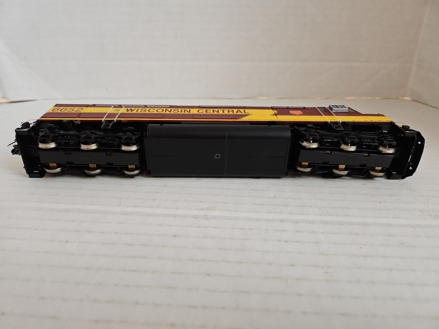 HO Athearn Genesis G67543 Wisconsin Central FP45 Diesel Locomotive #6652 Train