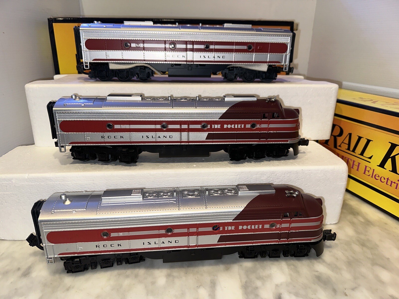 MTH30-2187-1 & 2187-3 EB ABA Diesels W PS Horn 2 In Box