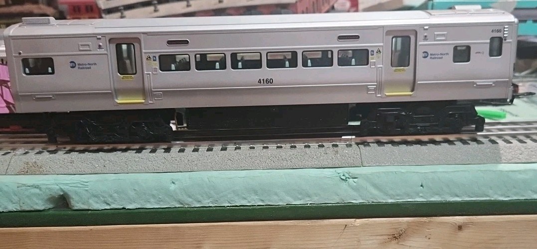 Lionel M7 Metro North Non Powered Car O Scale #4160