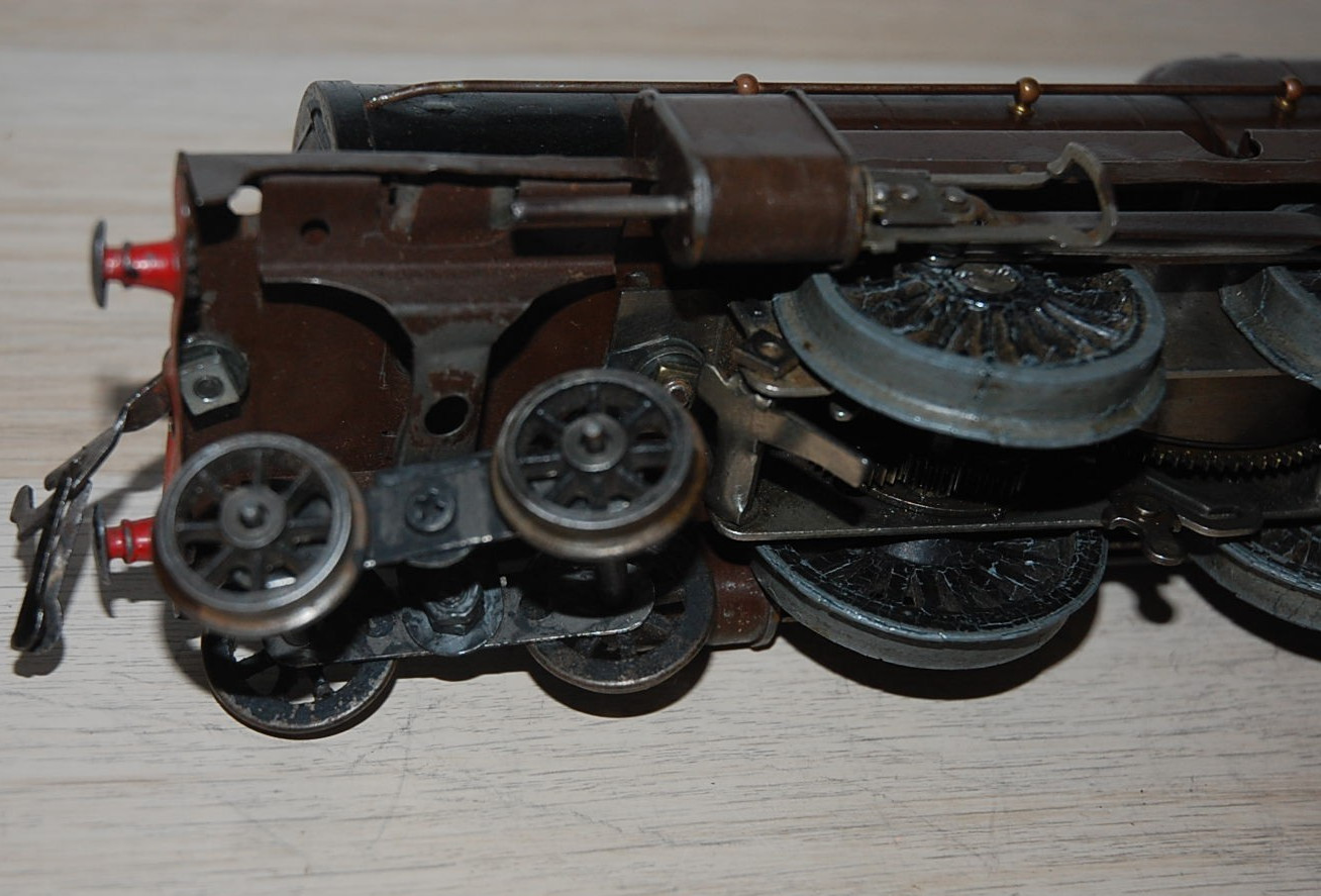 HORNBY O GAUGE CLOCKWORK ‘NORD’ LOCOMOTIVE AND TENDER IN BROWN LIVERY