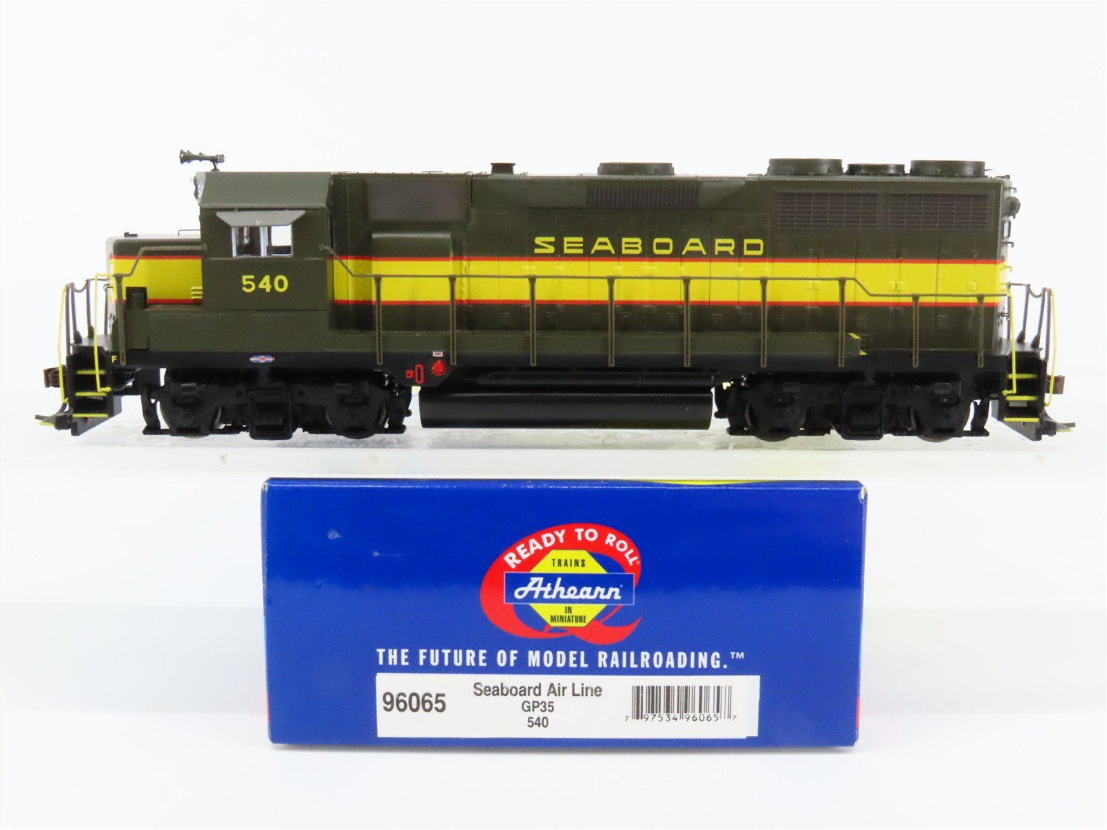 HO Scale Athearn 96065 SAL Seaboard Air Line EMD GP35 Diesel #540 – DCC Ready