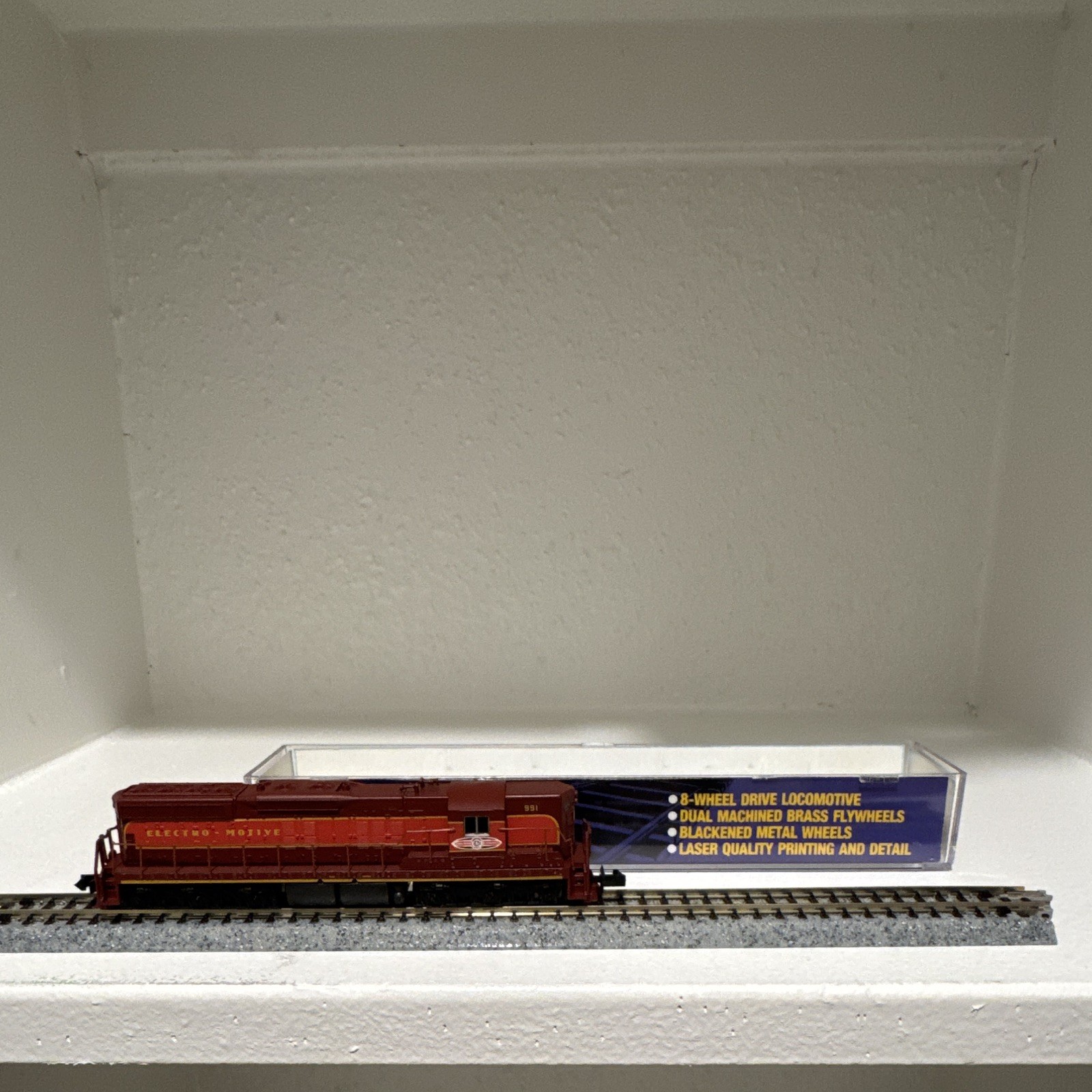 Life-Like N EMD SD7 Diesel Locomotive Electro-Motive Analog DC 7733