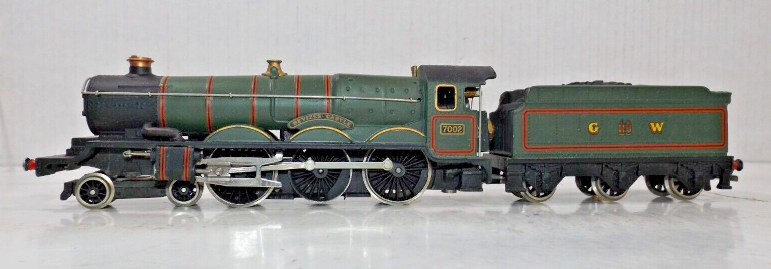 Wrenn OO/HO Cardiff Castle 4-6-0 steam engine in original box