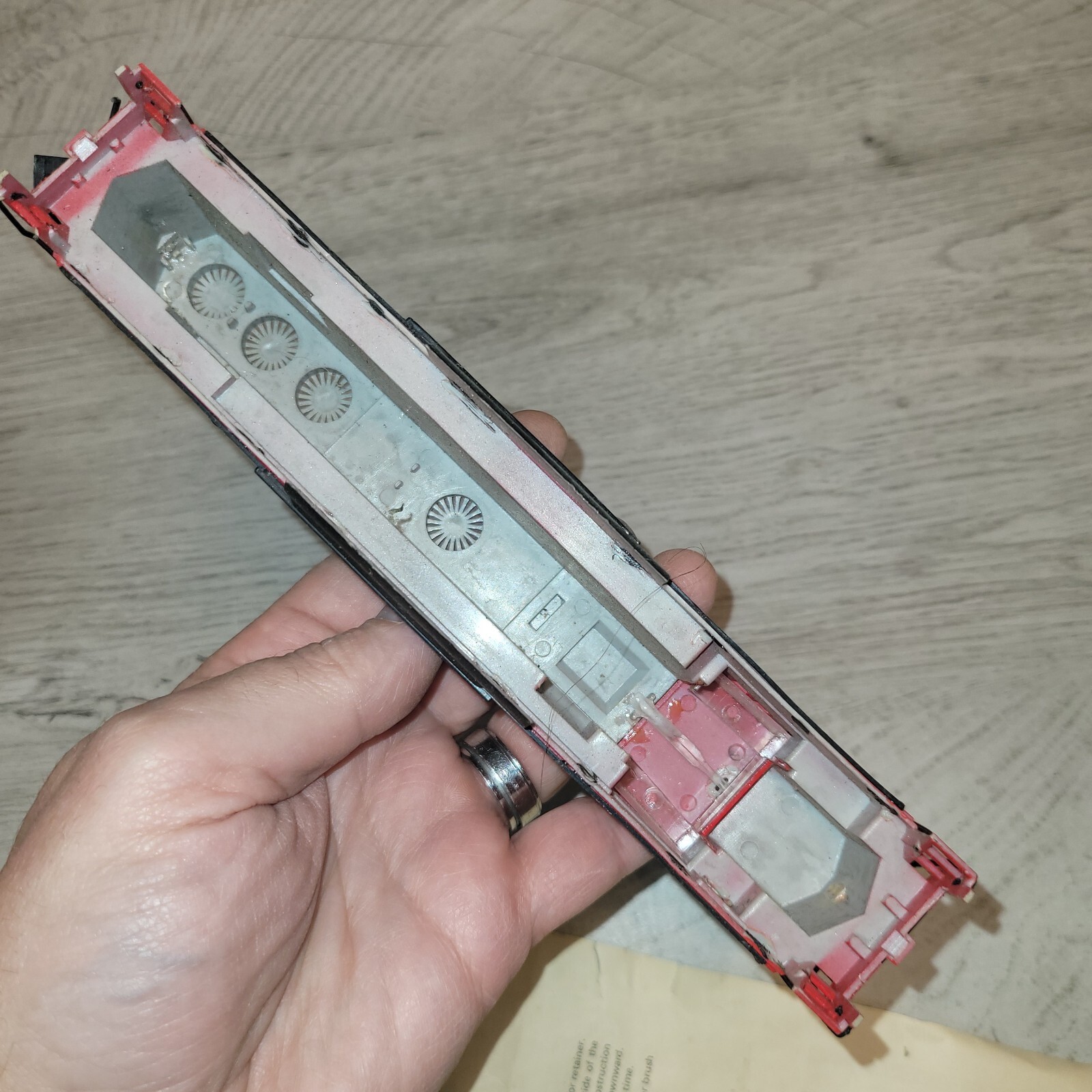 Bachmann HO Santa Fe EMD F9 Diesel Locomotive Body Shell + Manual Preowned