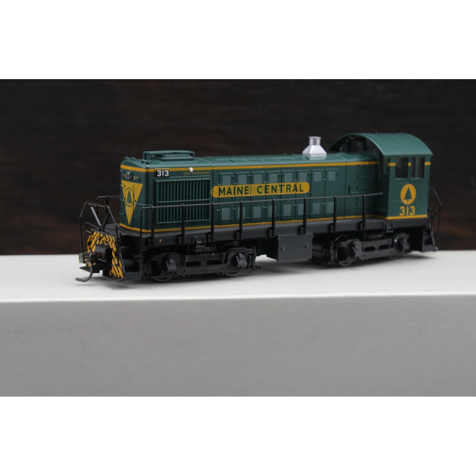 Atlas HO Scale Alco S-4 Diesel Switcher Maine Central 313 Locomotive 8753 Boxed
