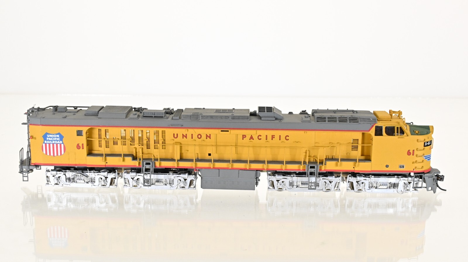 Overland Diamond Brass Veranda Turbine & GP9B & Tender Union Pacific HO scale