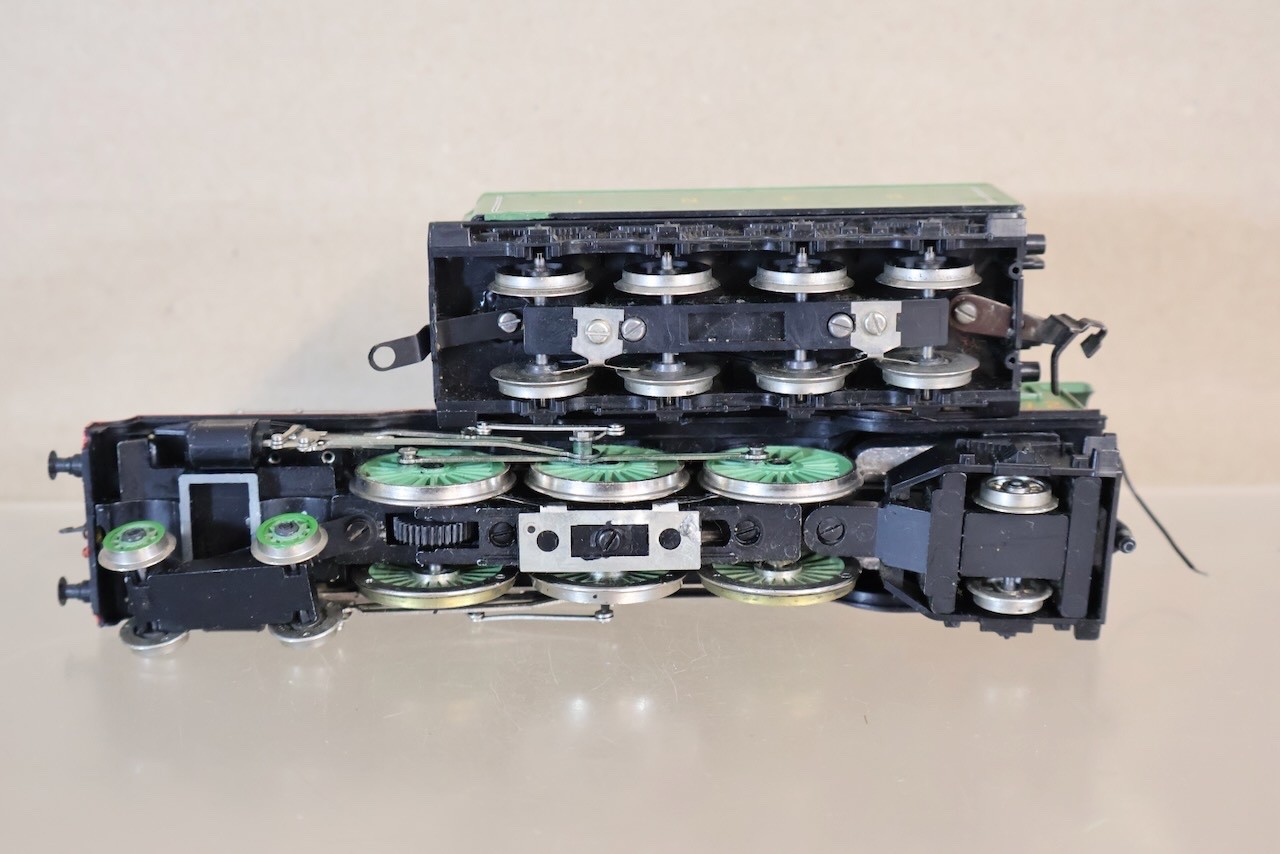 TRIX LILIPUT OO REPAIR LNER 4-6-2 CLASS A3 LOCOMOTIVE 4472 FLYING SCOTSMAN op