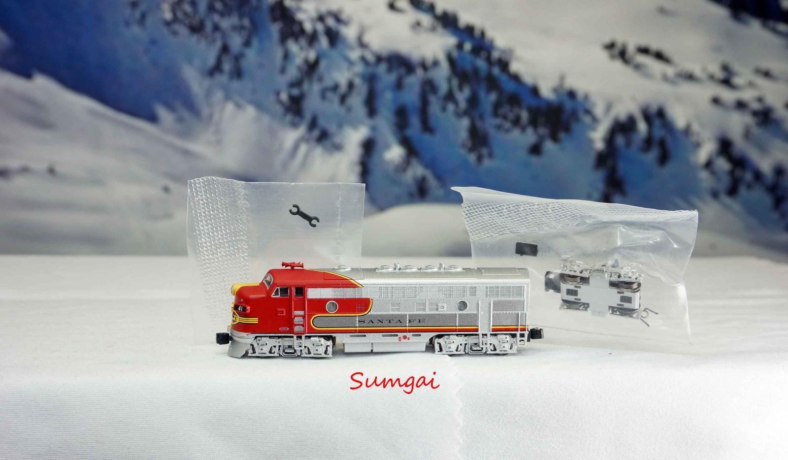 AZL Santa Fe Warbonnet F7A Diesel Rd#41 Z Scale Z Gauge American Z Line 63001-3