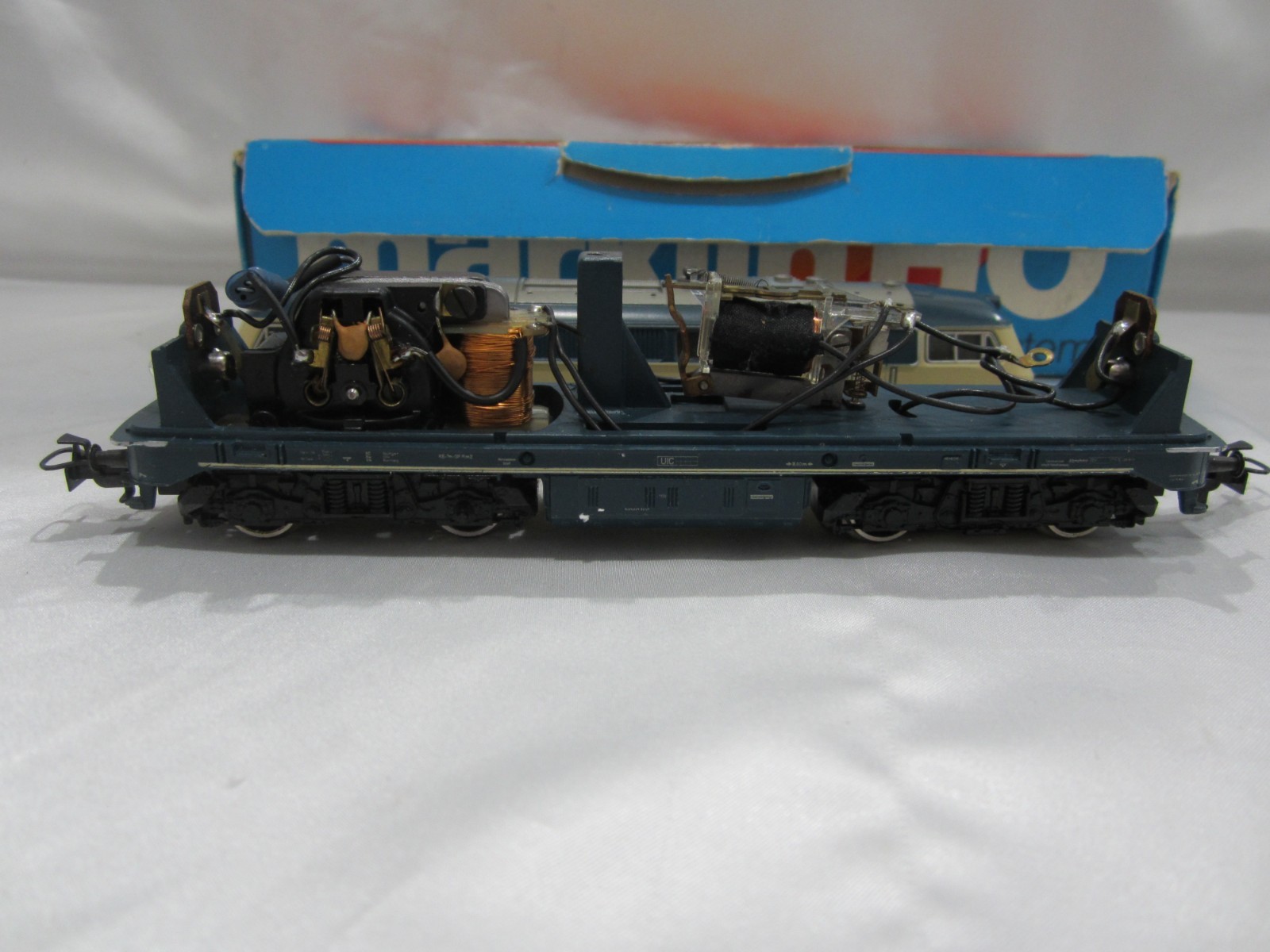 Marklin 3074 HO DB BR 216 Diesel Locomotive, 3 Rail, Analogue