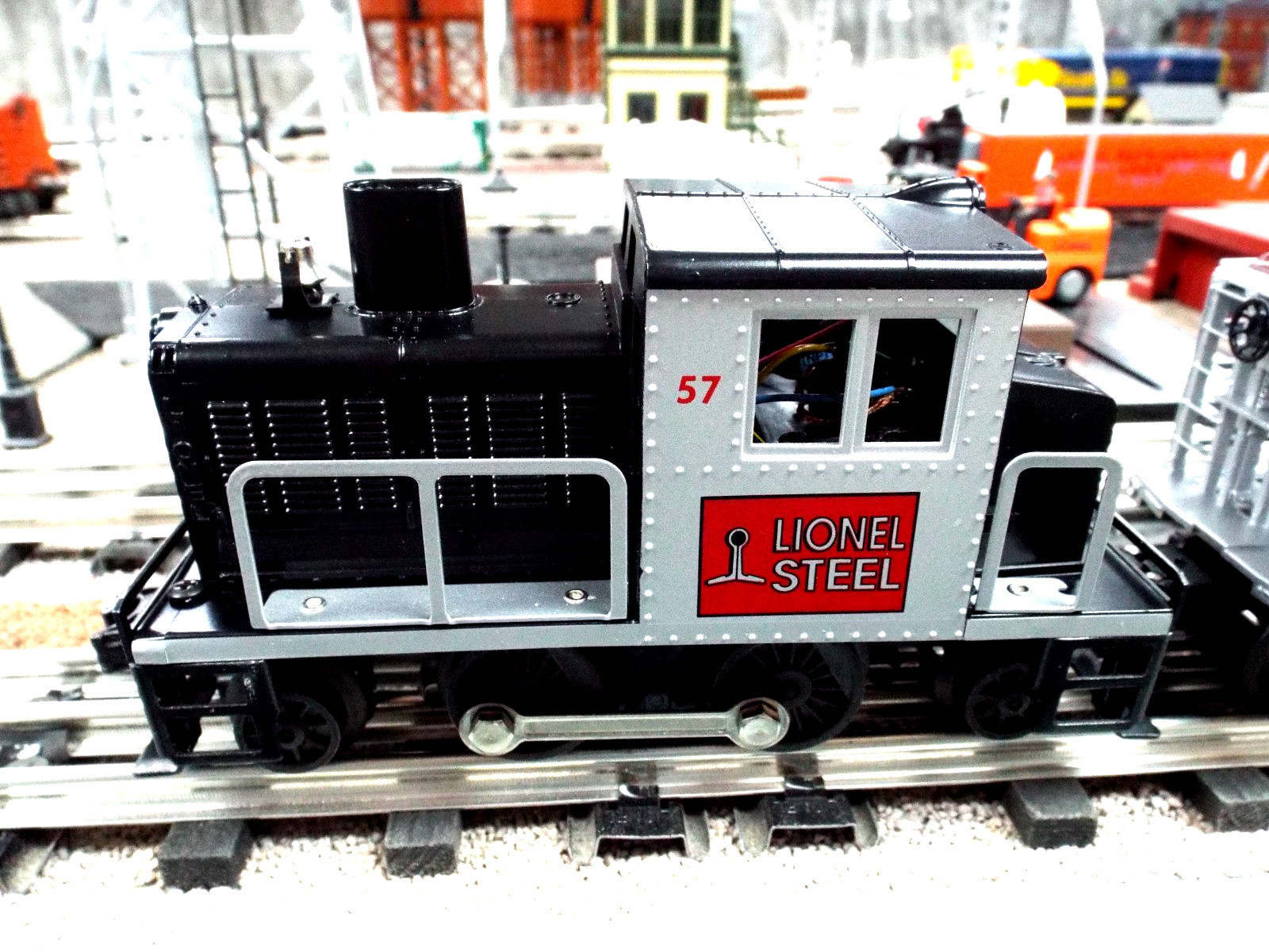 LIONEL 6-11912 LIONEL STEEL SERVICE STATION SWITCHER SET TMCC, O/O27- NIB