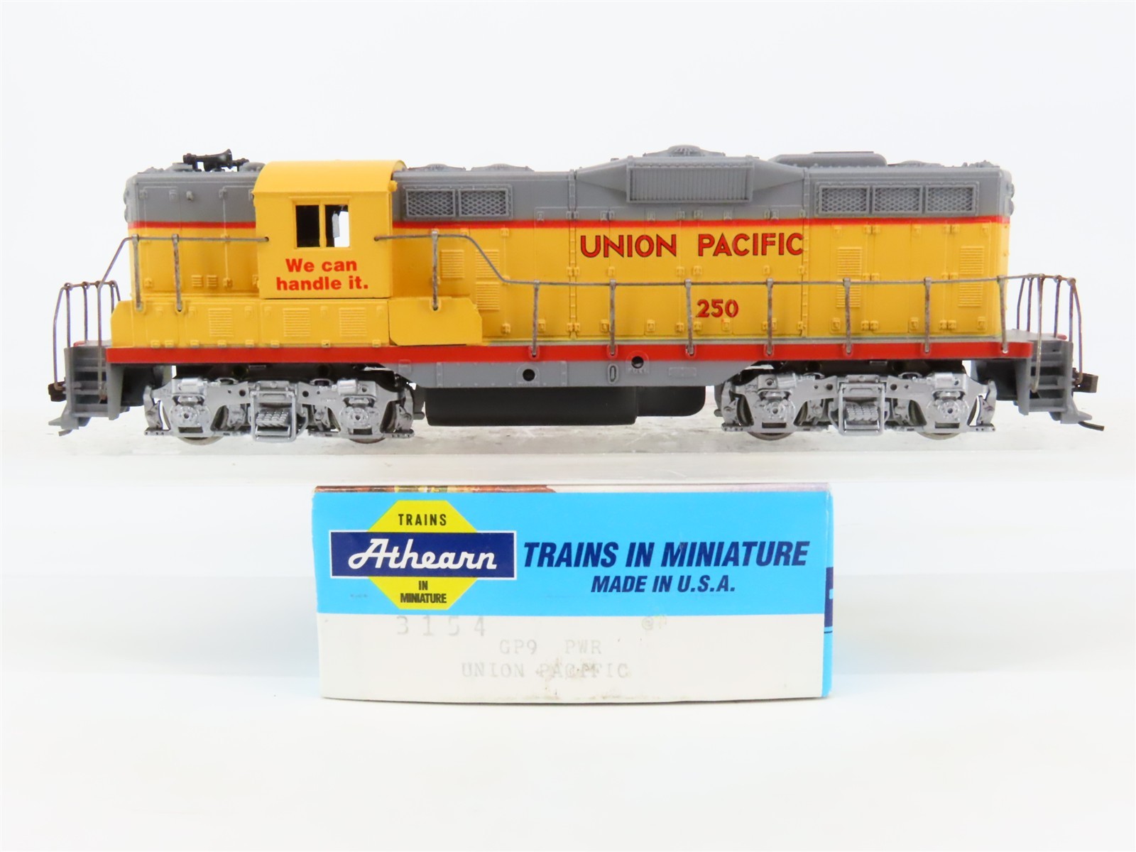 HO Scale Athearn 3154 UP Union Pacific “We can handle it.” EMD GP9 Diesel #250