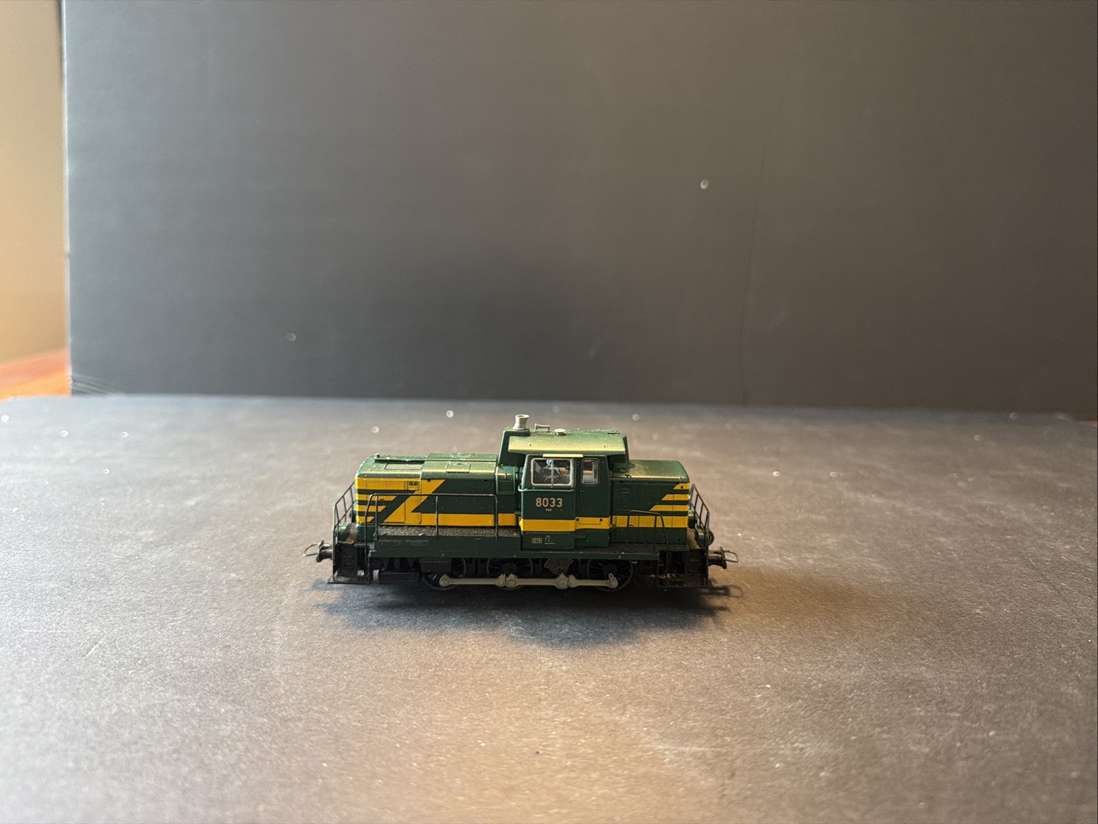 Roco HO Diesel DC 2 Rail Locomotive # 43623 SNCB R.42