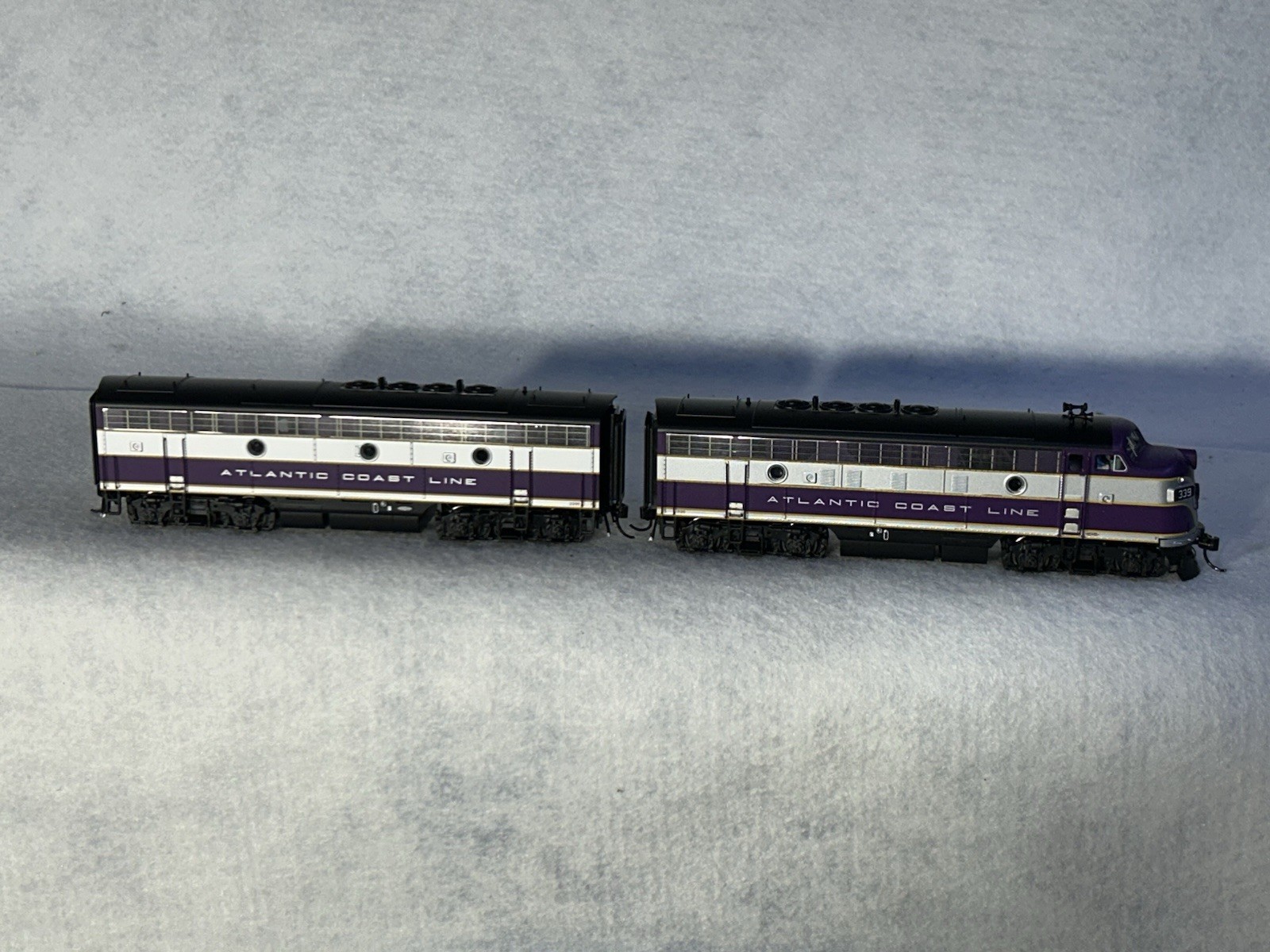 Gorgeous BLI Atlantic Coastline RR F-3 A/B Locomotive Set Paragon 4/DCC HO