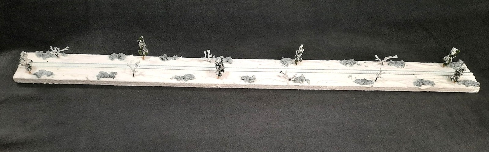 N SCALE 36″ DISPLAY DIORAMA -“WINTER SNOW SCENE” – FOR ANY N SCALE TRAINS