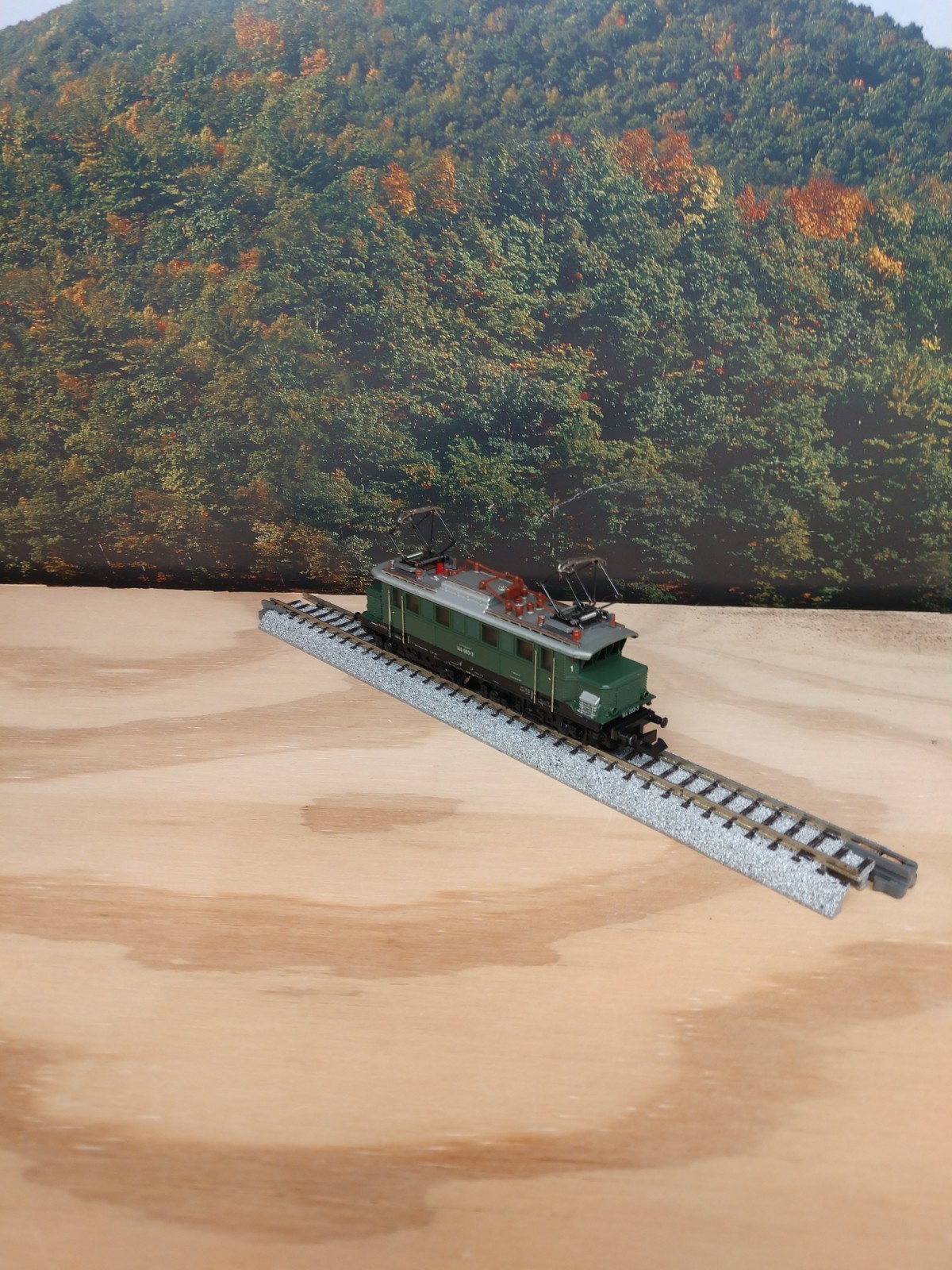 Minitrix N scale European 4 axle Electric Loco – Item #2033 NEW