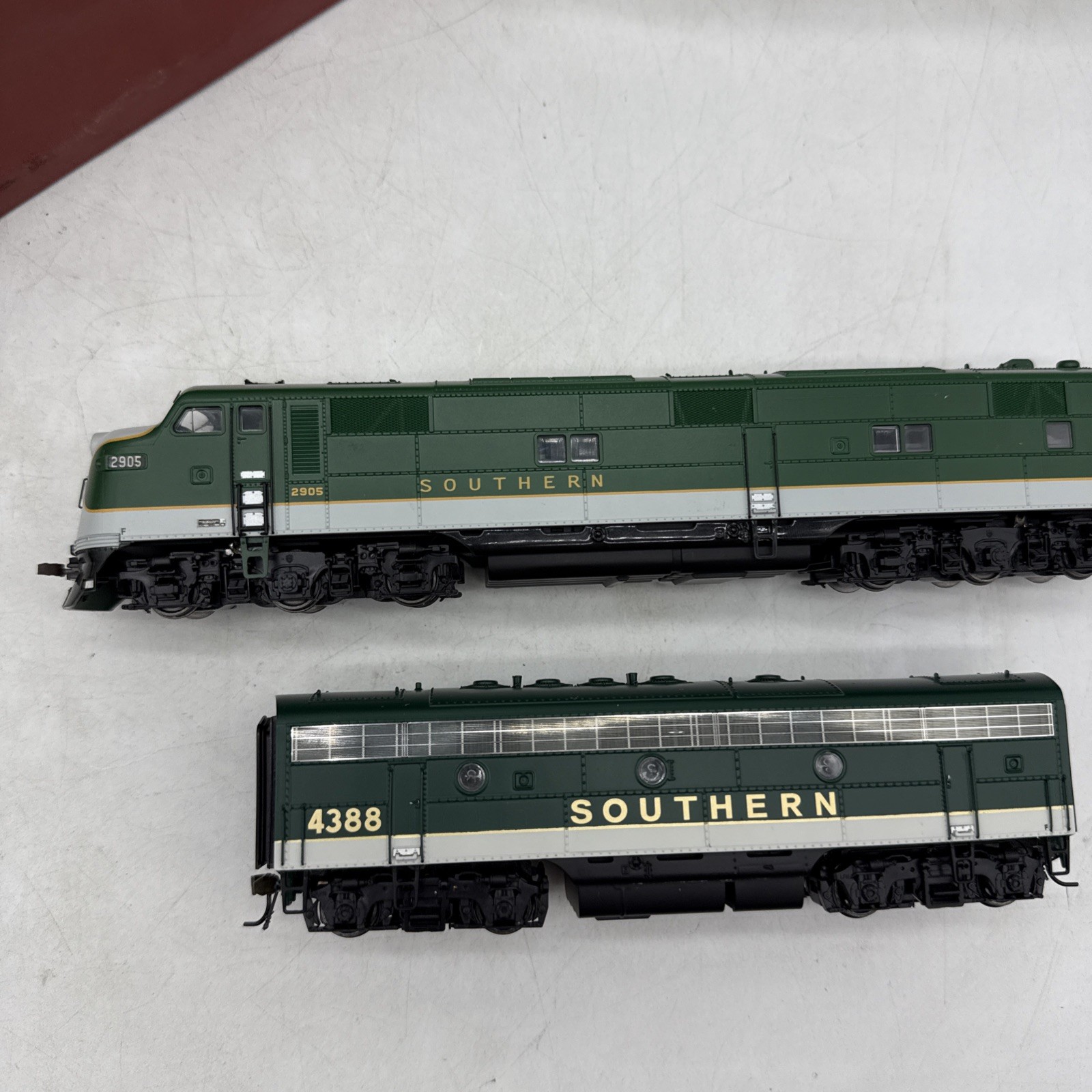 Broadway Limited HO Southern Railway Paragon DCC And Sound EMD E7A #2905 B Unit