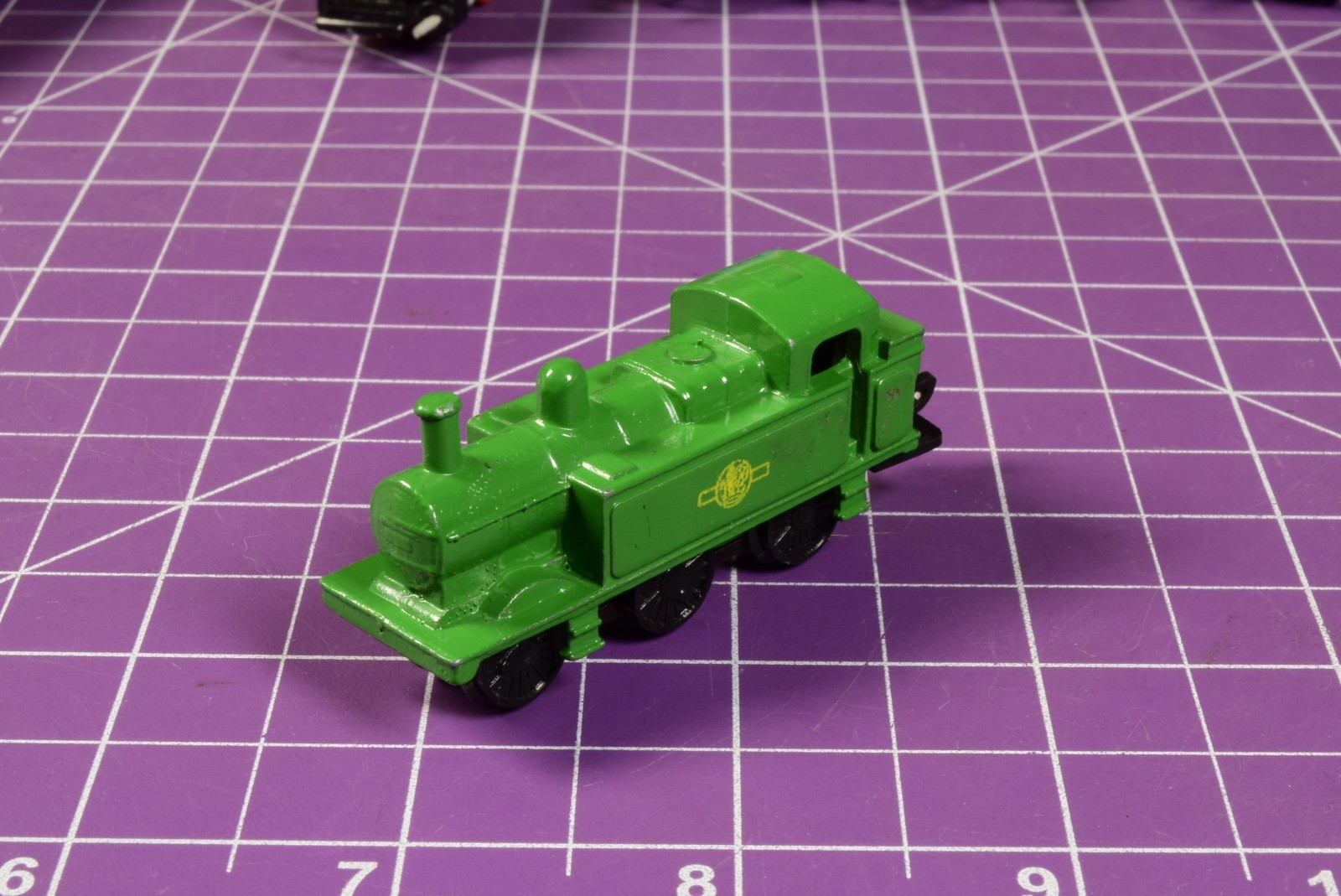 N/OOO SCALE – Lone Star Treble-O-Trains green 0-6-0 Steam Locomotive 1stONE