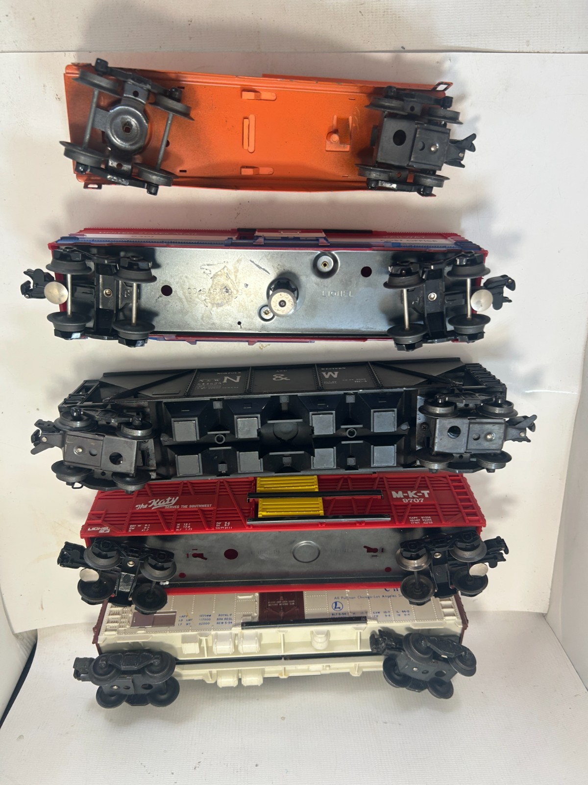 LIONEL O GAUGE LOT OF 6 ROLLING STOCK INCLUDING THE KATY SERIES BOXCAR