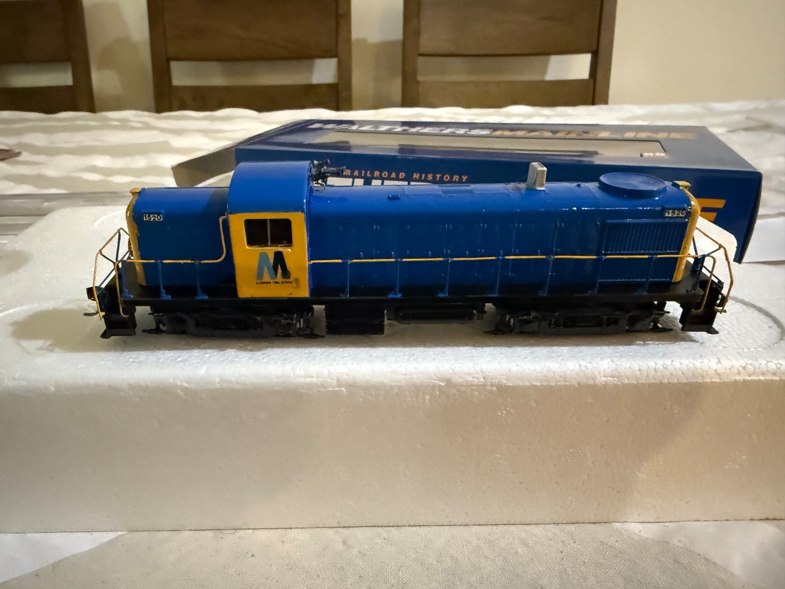 HO SCALE WALTHERS MAINLINE LONG ISLAND RAILROAD RS2 #1520 Custom Paint DCC Ready