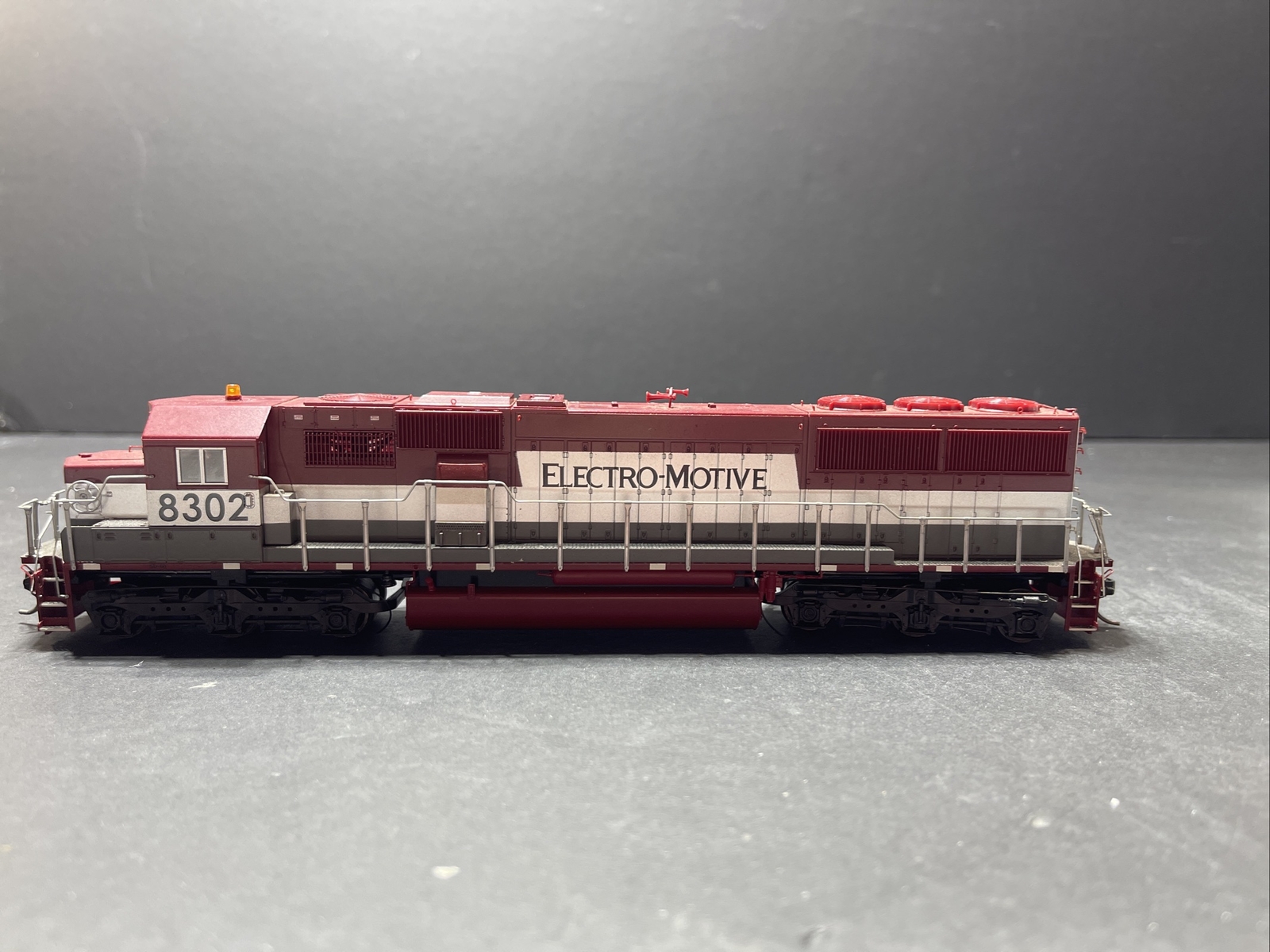 PROTO 2000 SD60 23504 EMD 8302 DCC HO SCALE DIESEL LOCOMOTIVE ENGINE