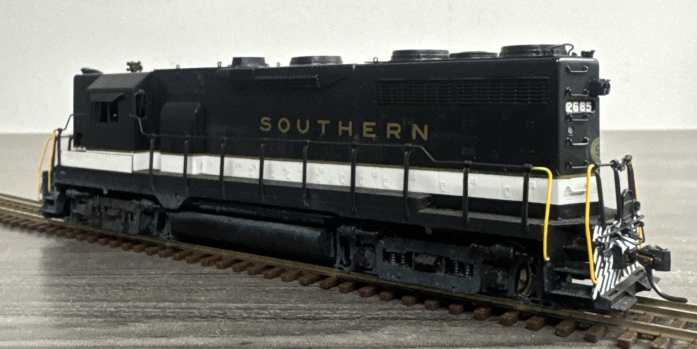 Oriental Limited HO Brass EMD GP35 2500HP High Hood SRR (Southern Railway) #2685