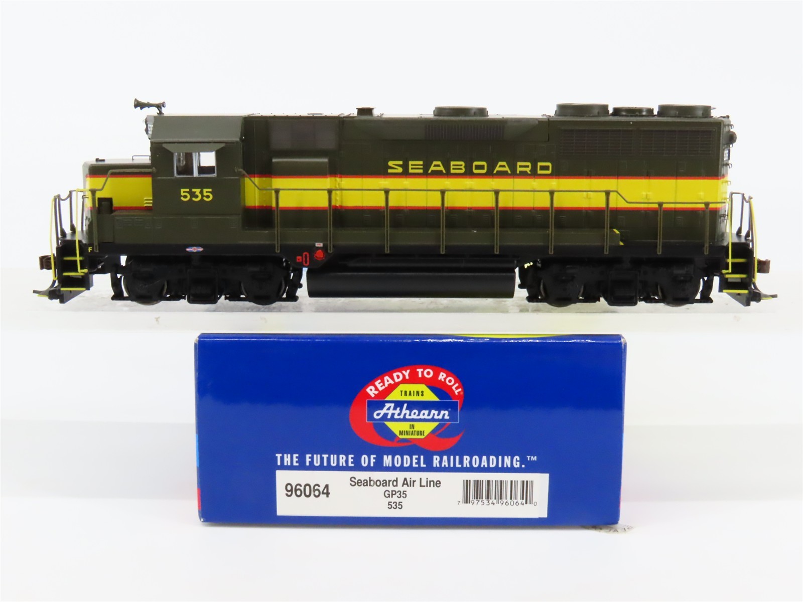 HO Scale Athearn 96064 SAL Seaboard Air Line EMD GP35 Diesel #535 – DCC Ready