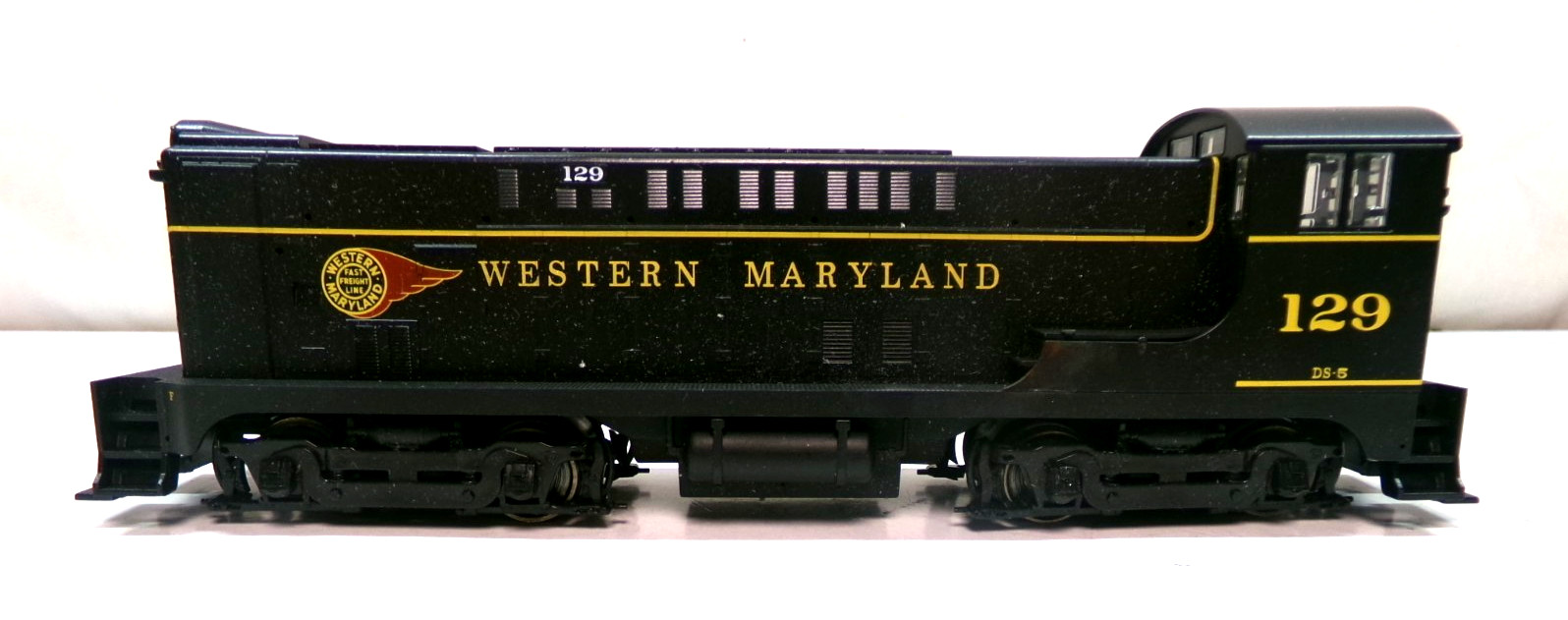 HO gauge Stewart Hobbies Western Maryland VO-1000 diesel engine in OB (lot 7817)
