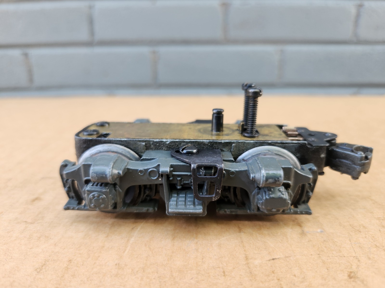PostwarLionel 2344 2354 F3 Geared Rear A Unit Truck Magnetraction Serviced Clean