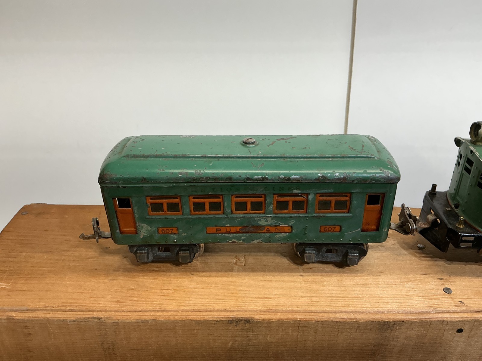 Lionel Pre-war O-GAUGE SET 253 Electric Engine With 607/607/608 Passenger Cars
