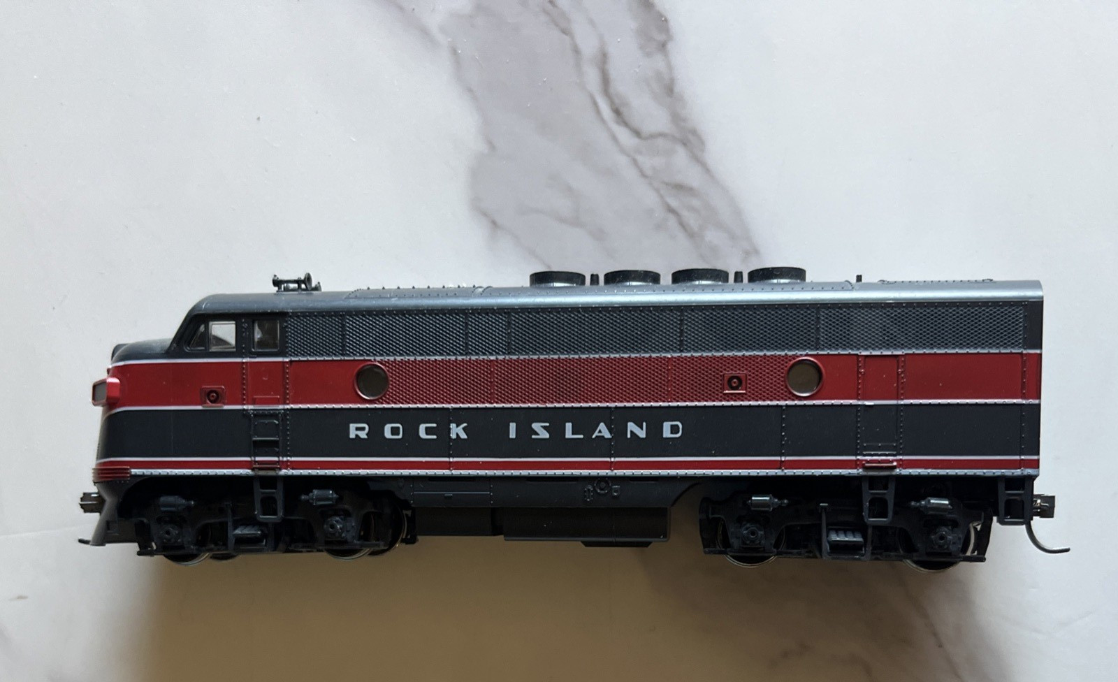 HO Stewart Hobbies F3A Phase II Rock Island #8530 Powered Diesel Locomotive