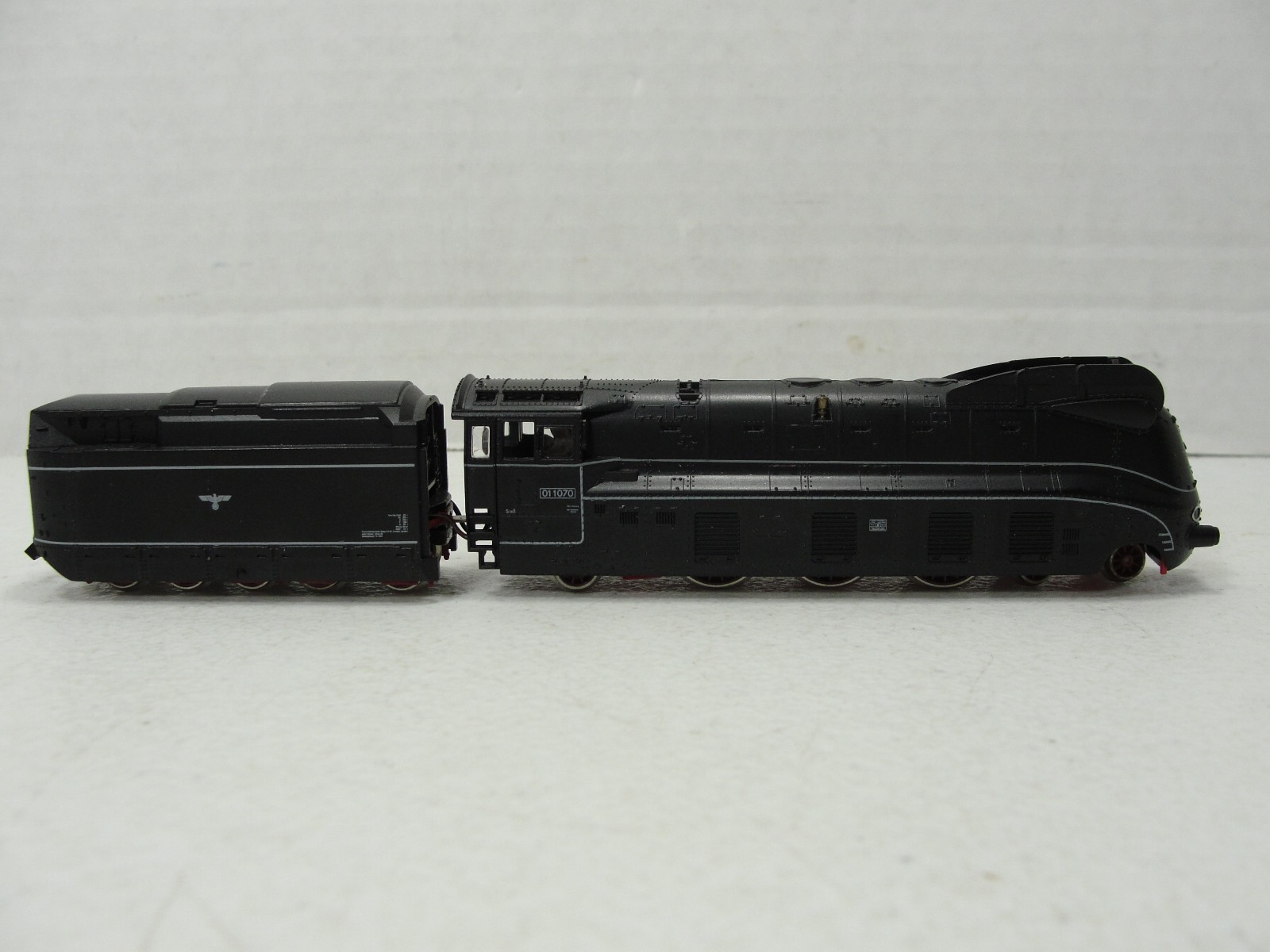Vintage N Scale Fleischmann 7172 Streamline Steam Locomotive / Runs